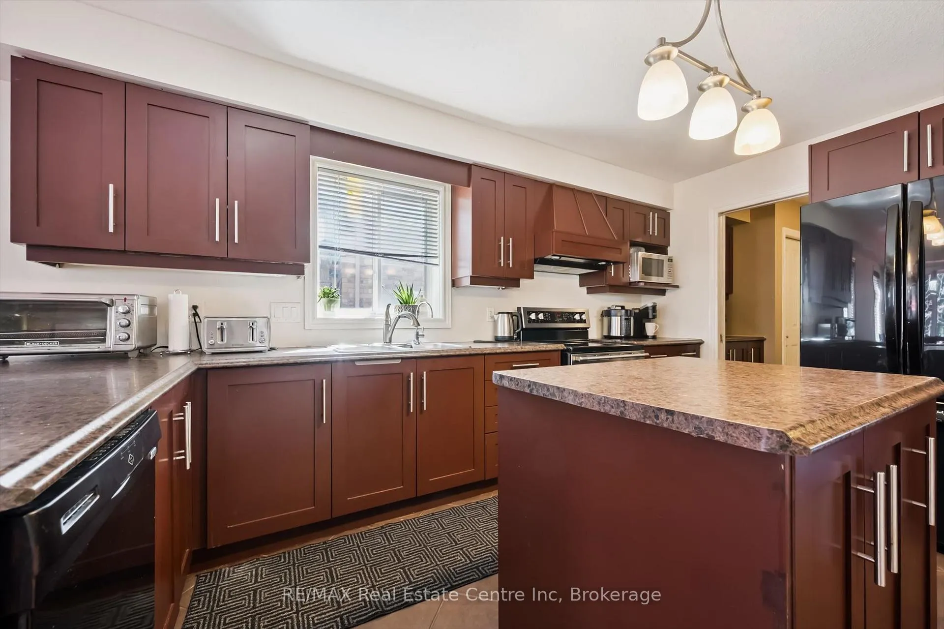 Photo 7 of 71 Laughland Lane, Guelph, Pineridge/Westminster Woods — HOMEH