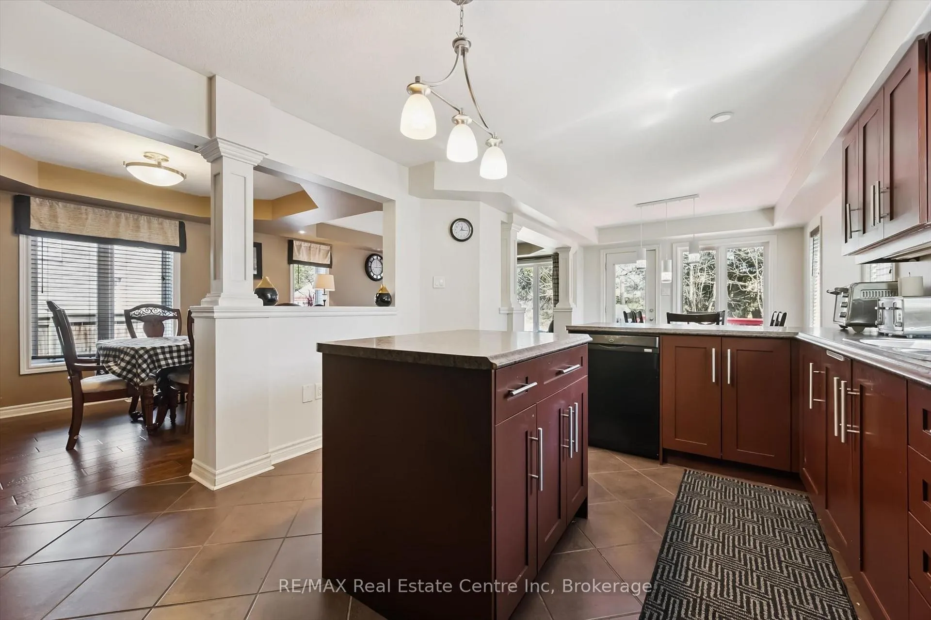 Photo 8 of 71 Laughland Lane, Guelph, Pineridge/Westminster Woods — HOMEH
