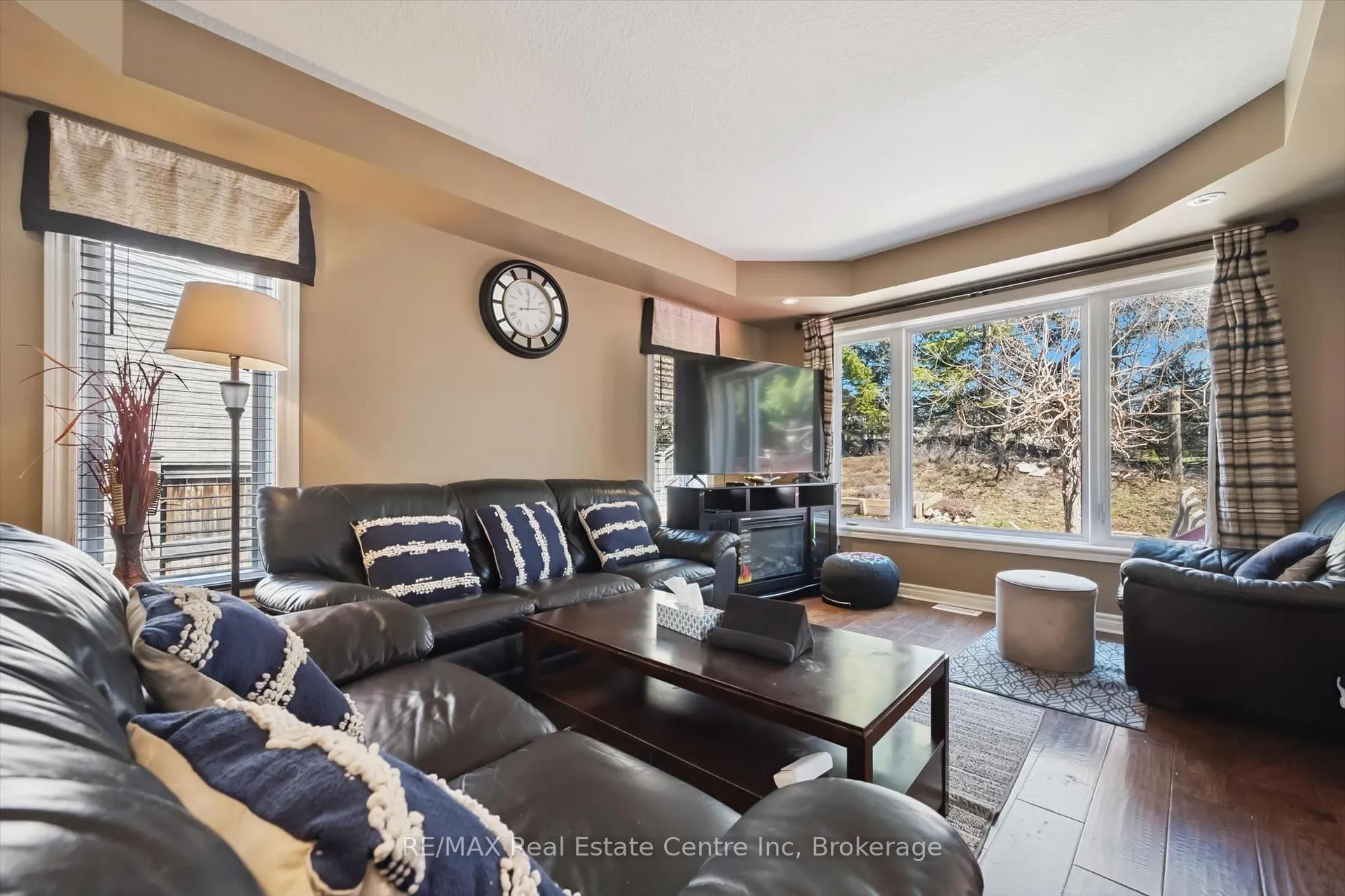 Photo 11 of 71 Laughland Lane, Guelph, Pineridge/Westminster Woods — HOMEH