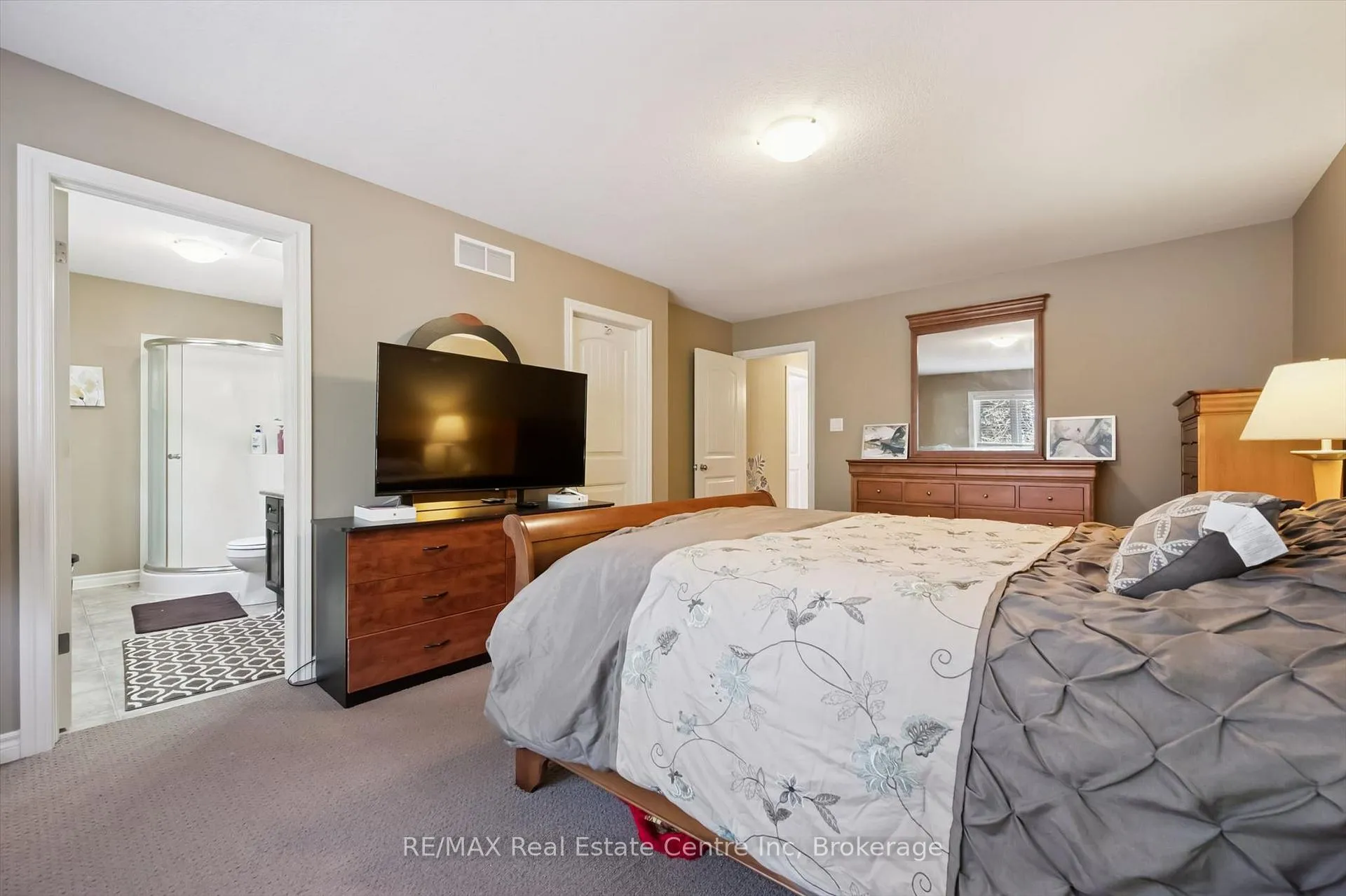Photo 19 of 71 Laughland Lane, Guelph, Pineridge/Westminster Woods — HOMEH