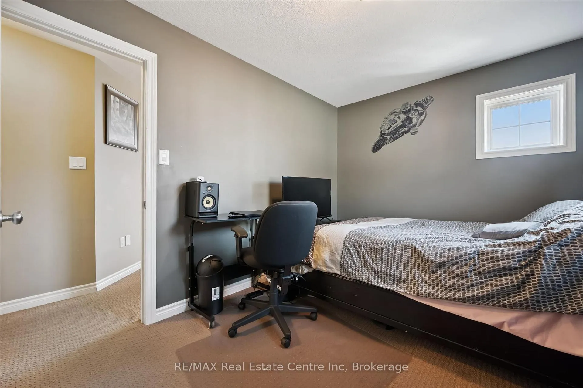 Photo 26 of 71 Laughland Lane, Guelph, Pineridge/Westminster Woods — HOMEH