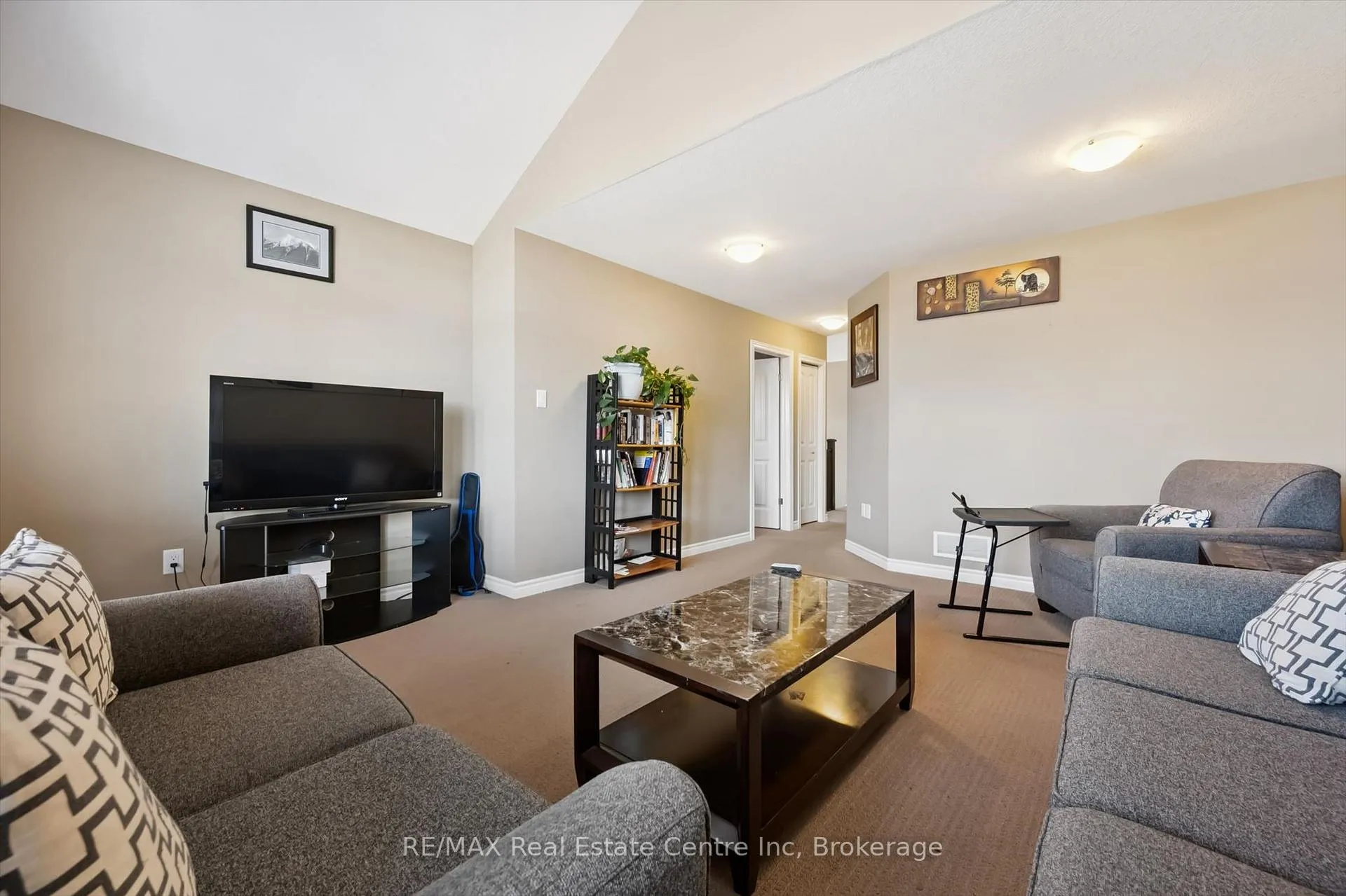 Photo 29 of 71 Laughland Lane, Guelph, Pineridge/Westminster Woods — HOMEH