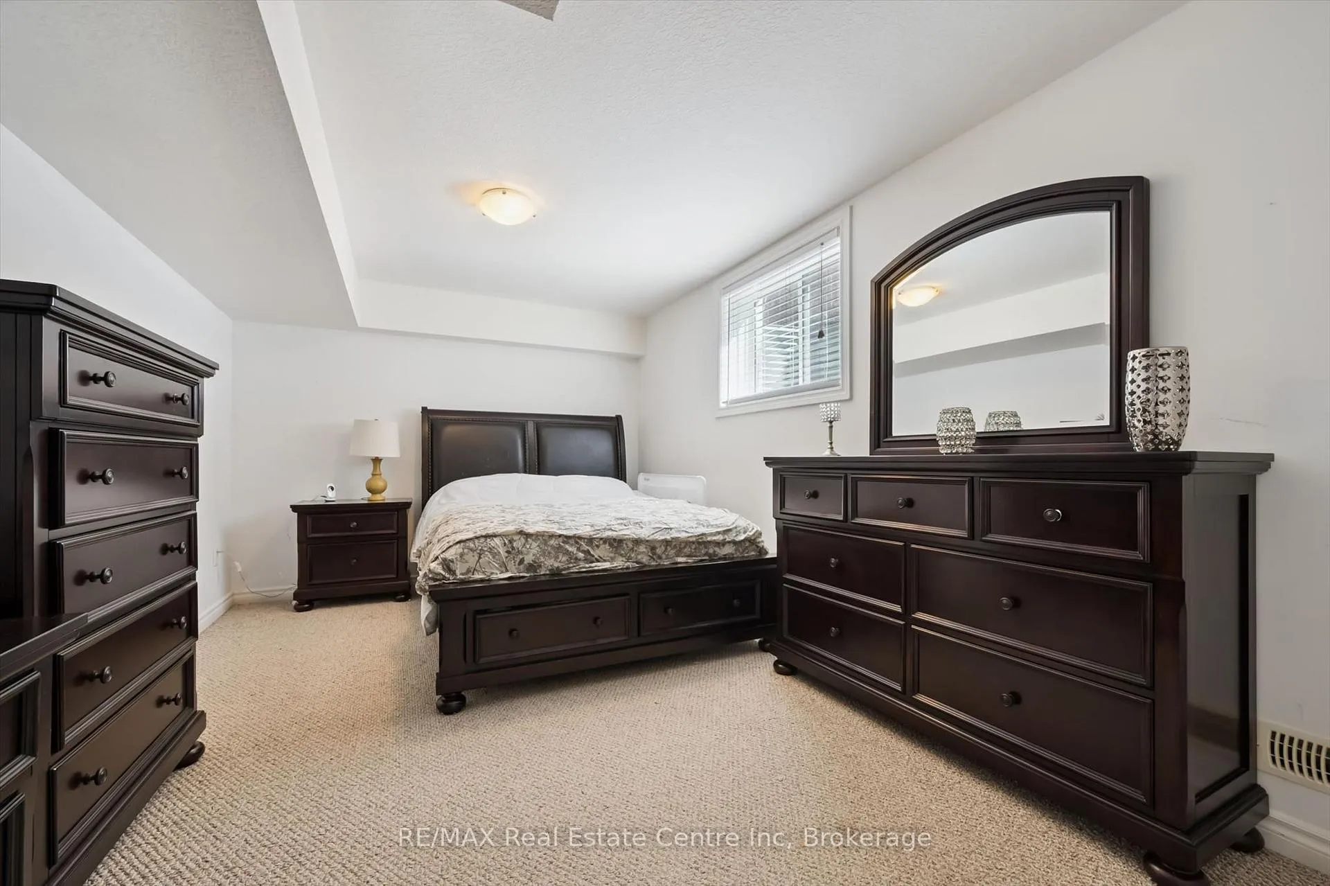 Photo 34 of 71 Laughland Lane, Guelph, Pineridge/Westminster Woods — HOMEH