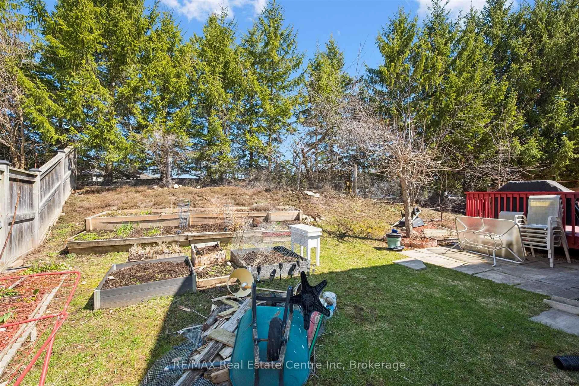 Photo 36 of 71 Laughland Lane, Guelph, Pineridge/Westminster Woods — HOMEH