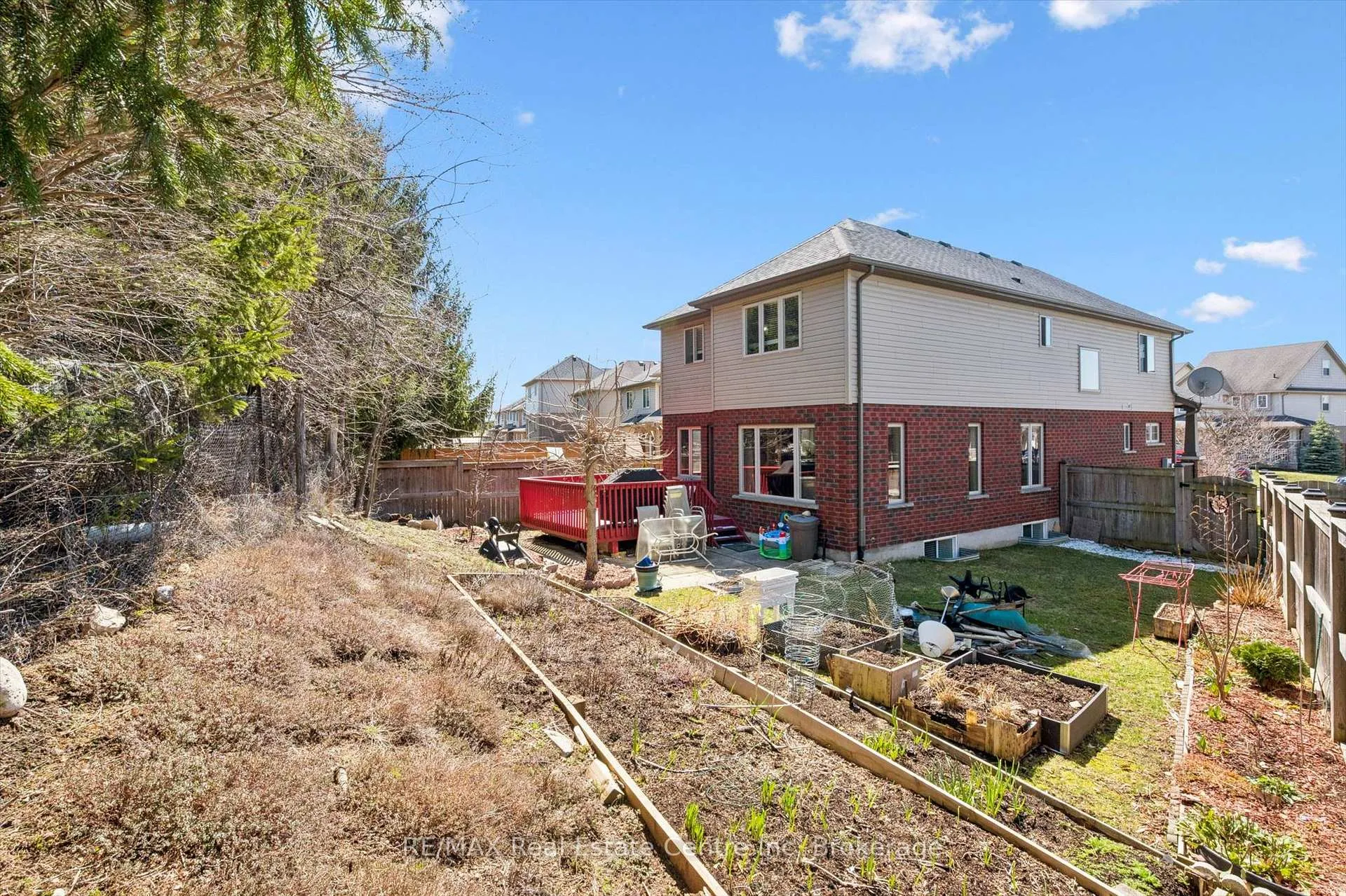 Photo 37 of 71 Laughland Lane, Guelph, Pineridge/Westminster Woods — HOMEH