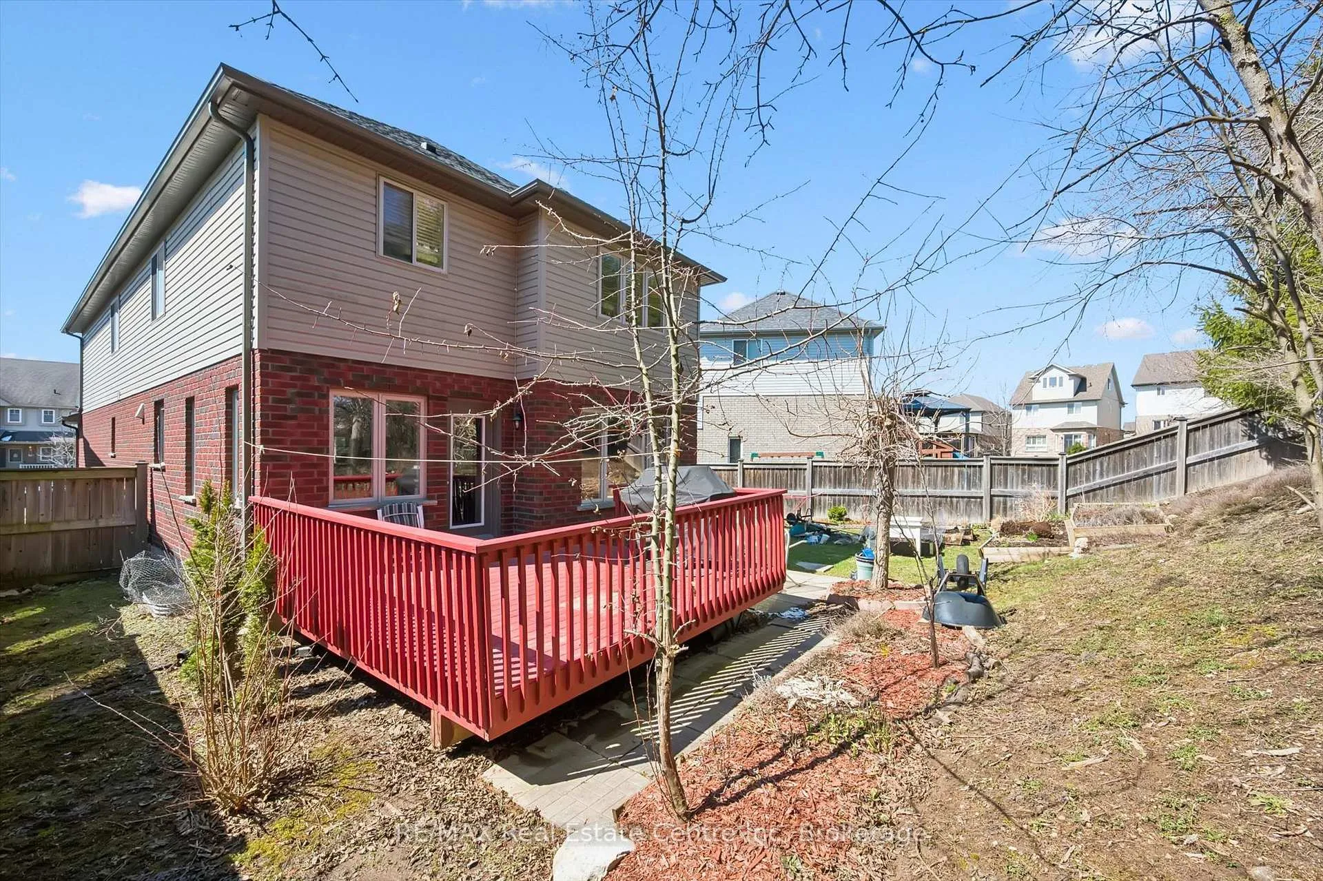 Photo 38 of 71 Laughland Lane, Guelph, Pineridge/Westminster Woods — HOMEH
