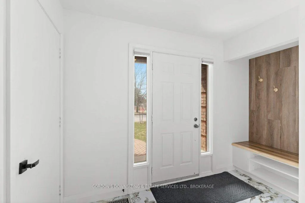 Photo 3 of Unit 24, 1098 King Street W, Kingston, Central City West — HOMEH
