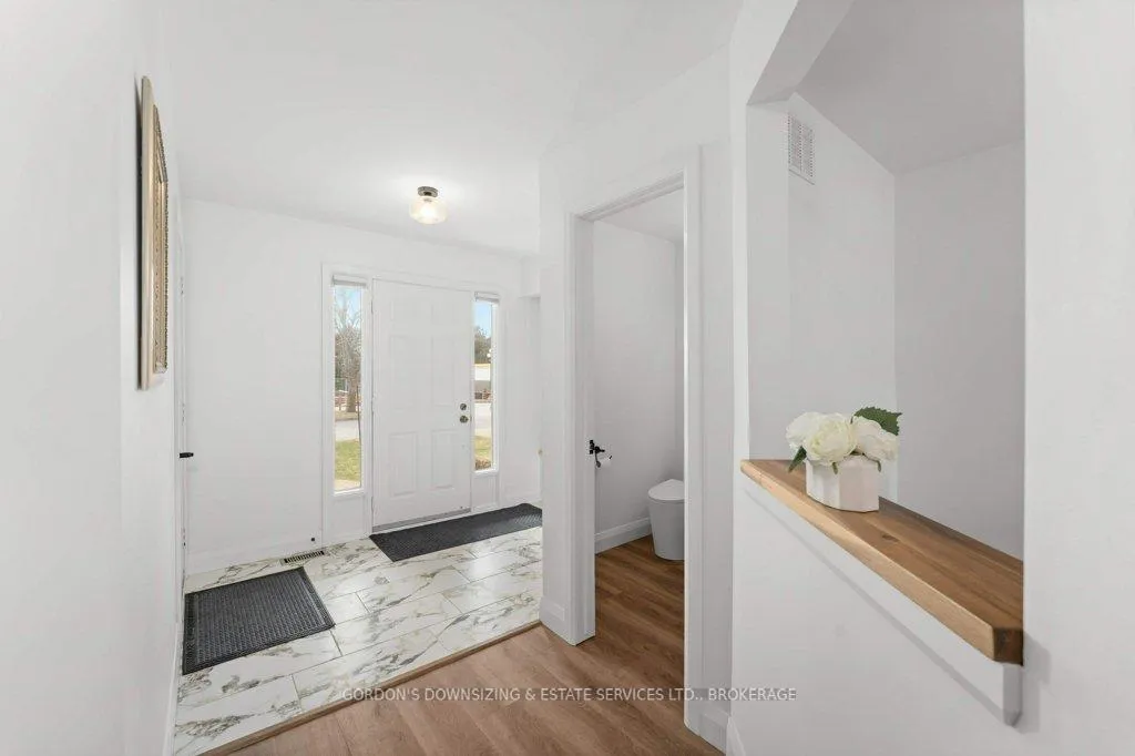 Photo 5 of Unit 24, 1098 King Street W, Kingston, Central City West — HOMEH