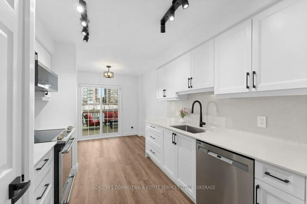 Photo 15 of Unit 24, 1098 King Street W, Kingston, Central City West — HOMEH