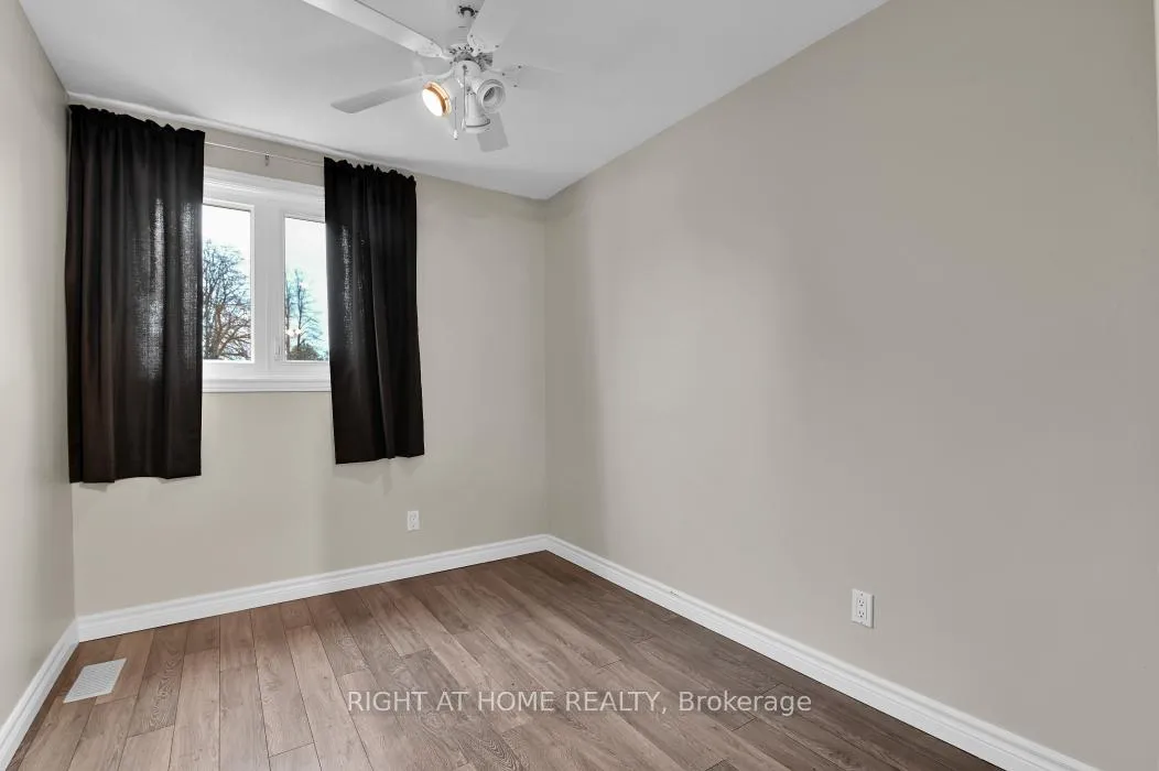 Photo 20 of Unit E, 1700 Lamoureux Drive E, Ottawa, Queenswood Heights South — HOMEH