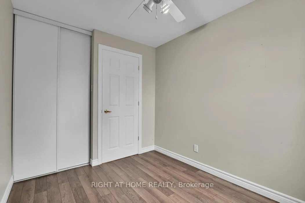 Photo 21 of Unit E, 1700 Lamoureux Drive E, Ottawa, Queenswood Heights South — HOMEH