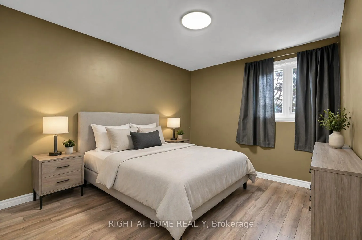 Photo 22 of Unit E, 1700 Lamoureux Drive E, Ottawa, Queenswood Heights South — HOMEH
