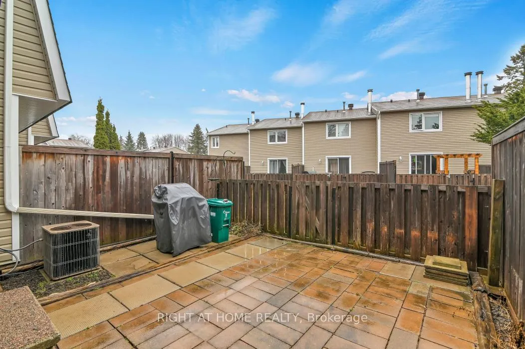 Photo 27 of Unit E, 1700 Lamoureux Drive E, Ottawa, Queenswood Heights South — HOMEH