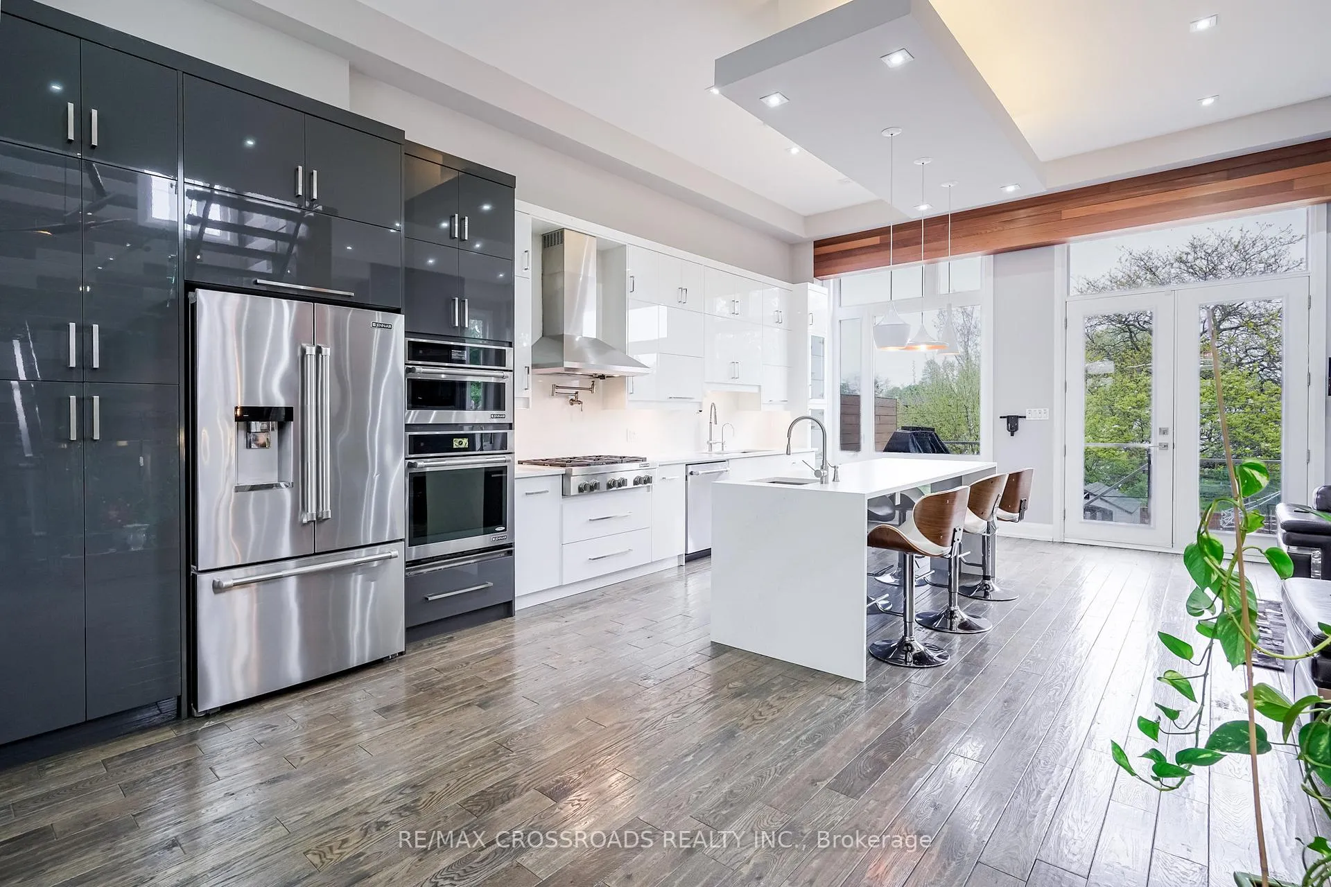 Photo 8 of 1A Roblin Avenue, Toronto, East York — HOMEH