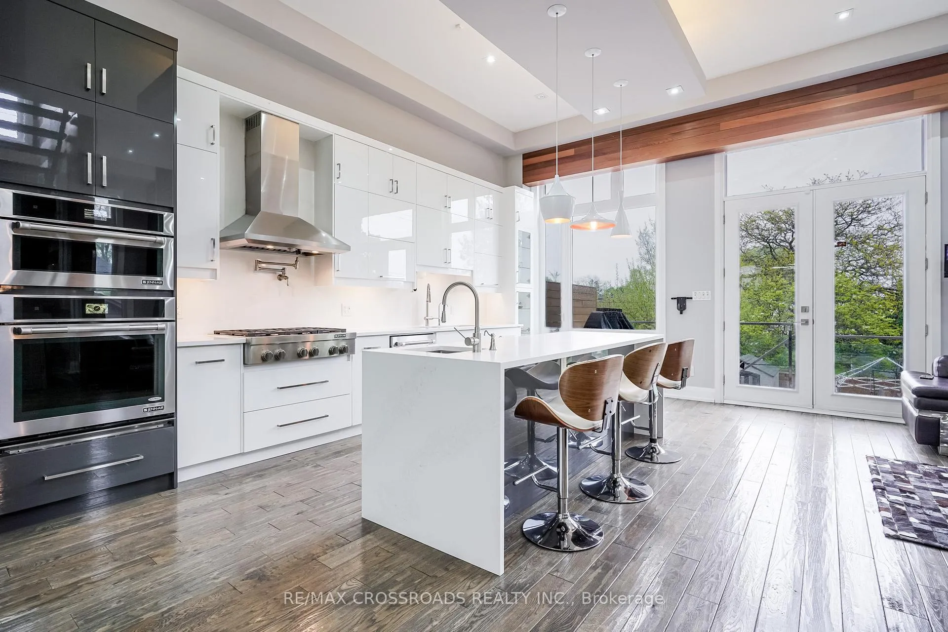 Photo 10 of 1A Roblin Avenue, Toronto, East York — HOMEH