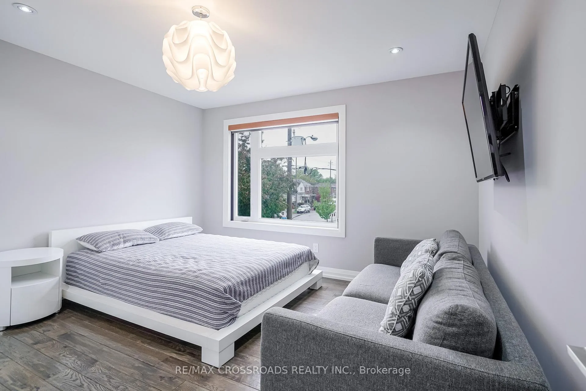 Photo 34 of 1A Roblin Avenue, Toronto, East York — HOMEH