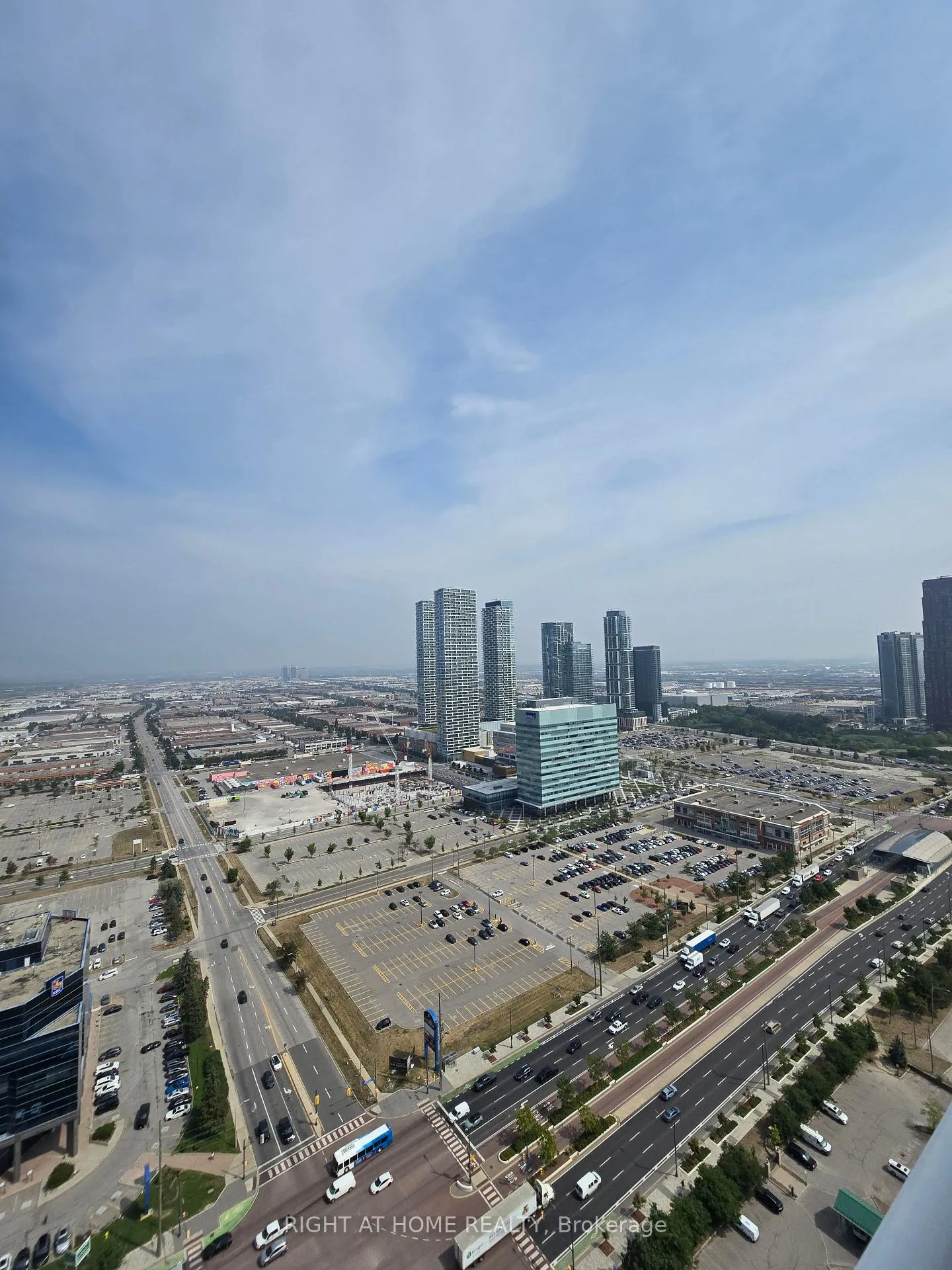 Photo 17 of Unit 3903, 28 Interchange Way, Vaughan, Vaughan Corporate Centre — HOMEH