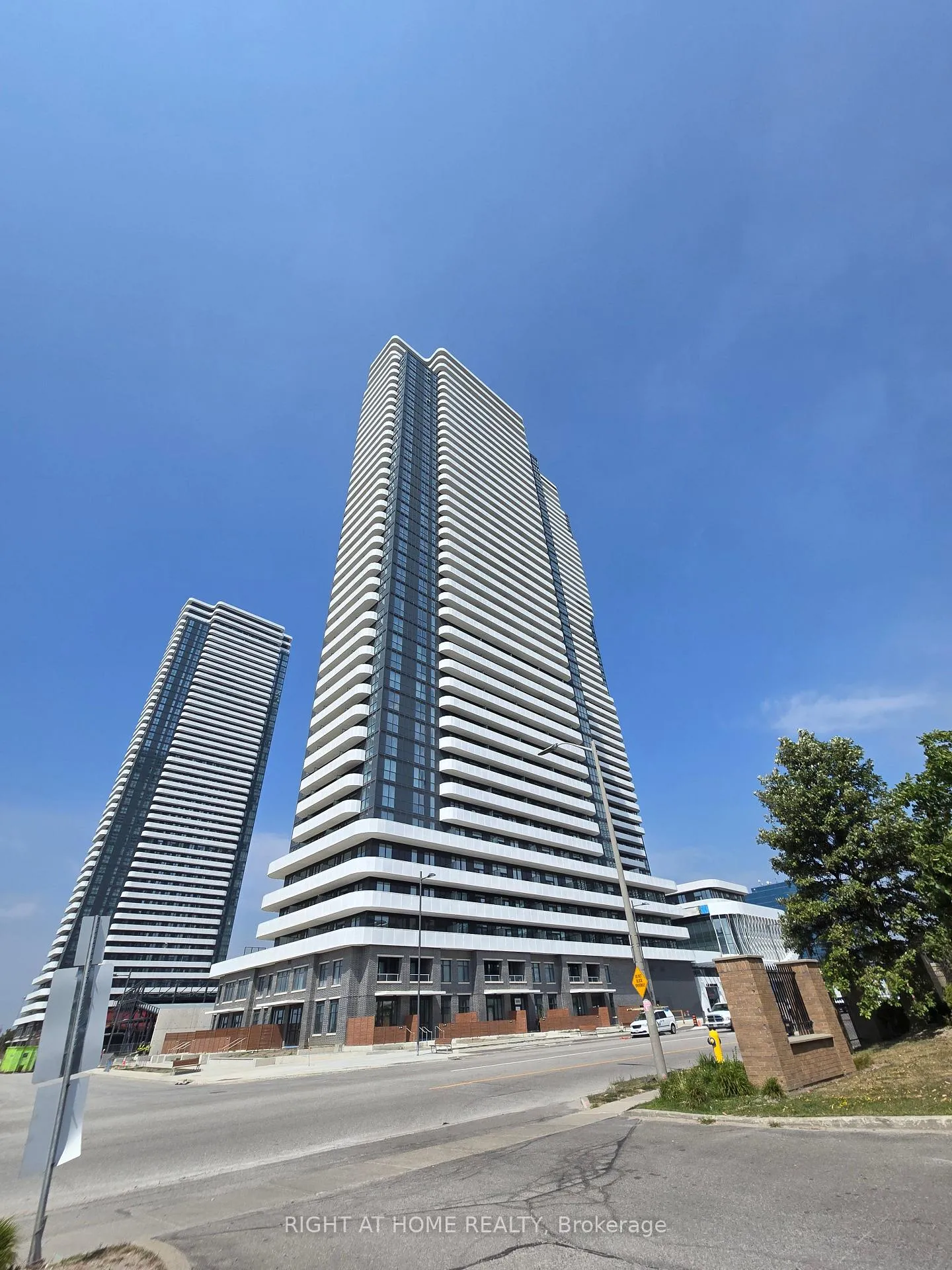 Photo 18 of Unit 3903, 28 Interchange Way, Vaughan, Vaughan Corporate Centre — HOMEH