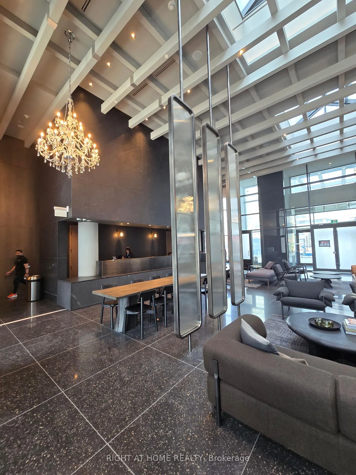 Photo 19 of Unit 3903, 28 Interchange Way, Vaughan, Vaughan Corporate Centre — HOMEH