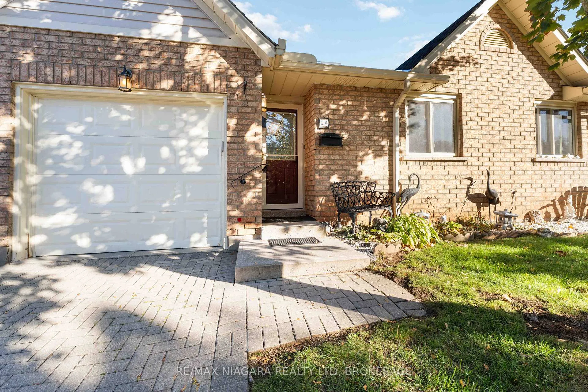 Photo 4 of Unit 14, 165 Main Street E, Grimsby, Grimsby East — HOMEH