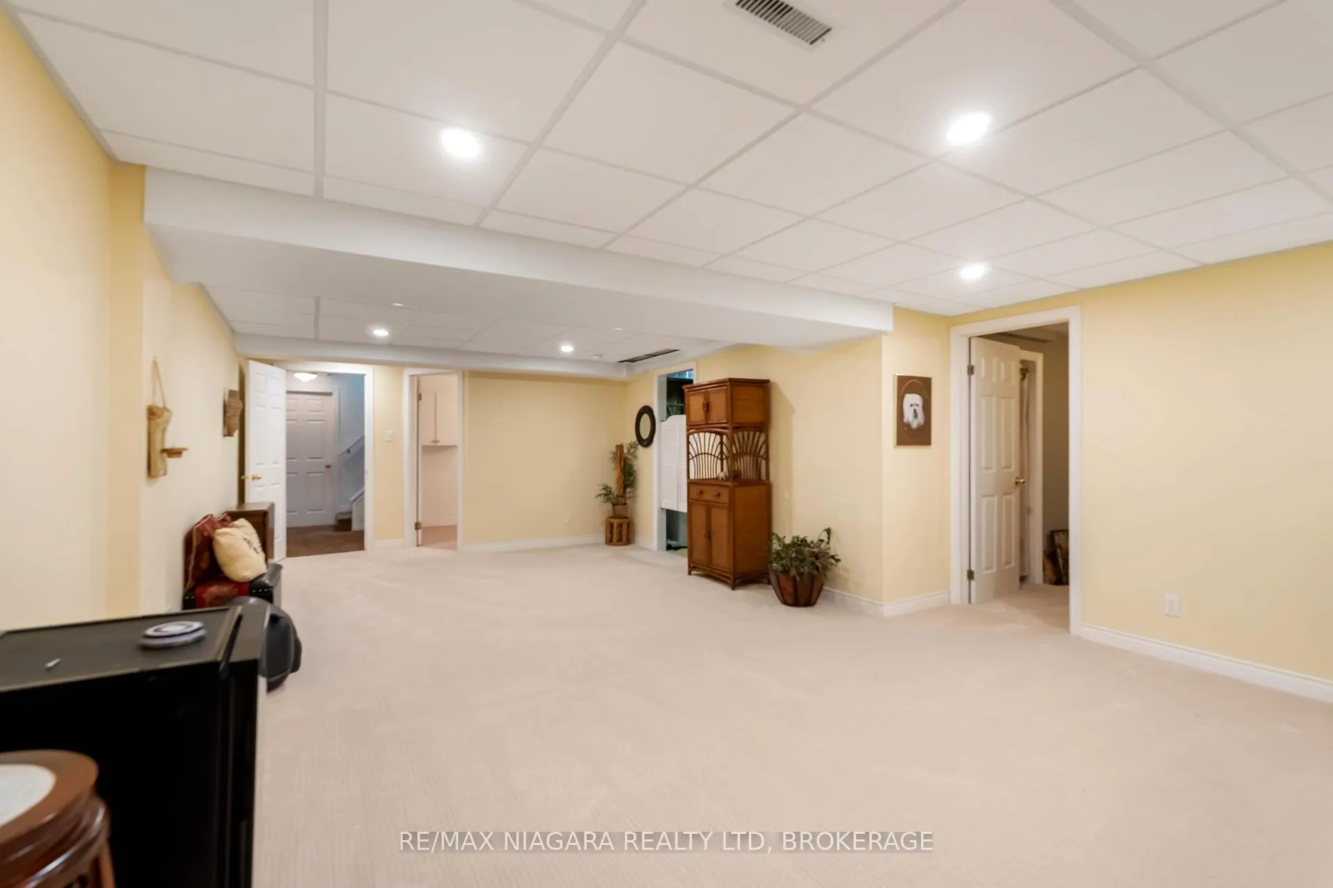 Photo 23 of Unit 14, 165 Main Street E, Grimsby, Grimsby East — HOMEH