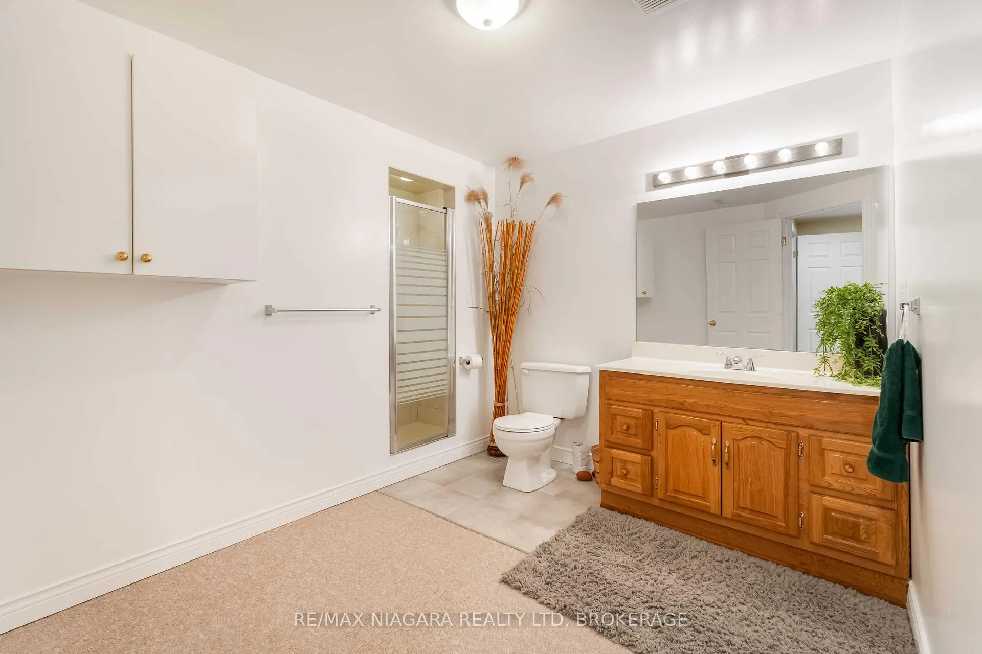 Photo 24 of Unit 14, 165 Main Street E, Grimsby, Grimsby East — HOMEH
