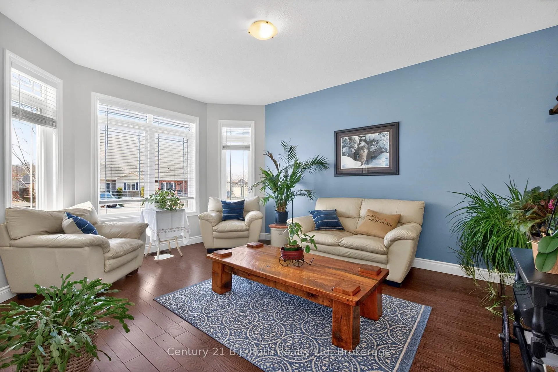 Photo 7 of 9 Charlie Rawson Boulevard, Barrie, 400 East — HOMEH