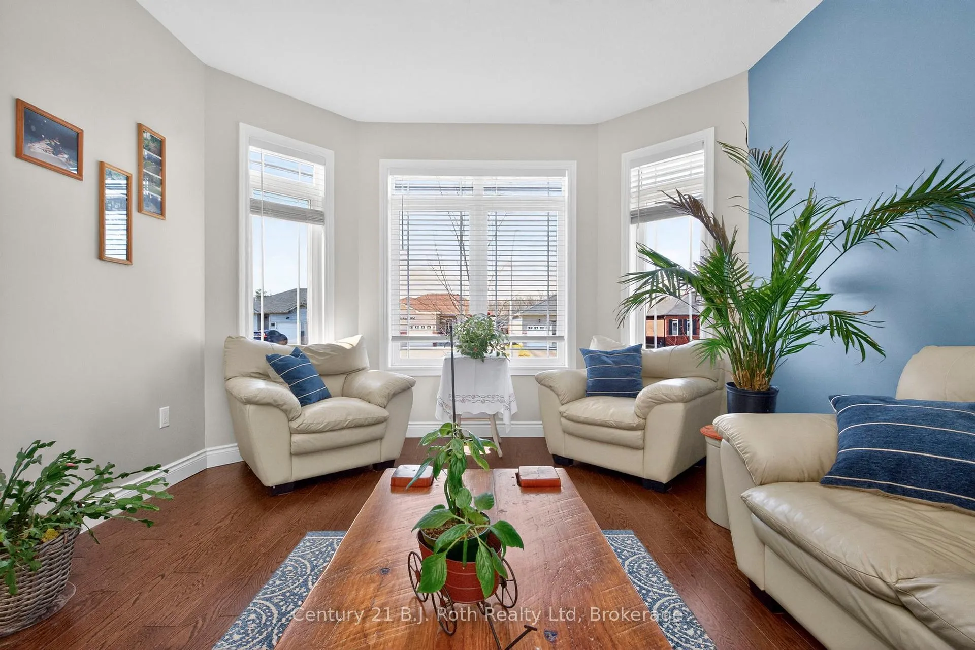 Photo 8 of 9 Charlie Rawson Boulevard, Barrie, 400 East — HOMEH