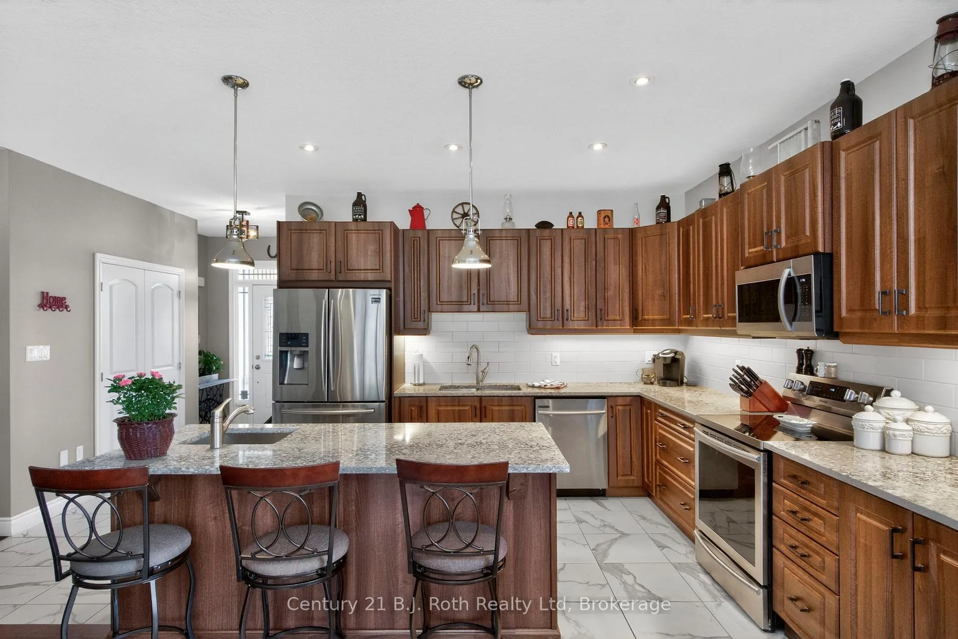 Photo 13 of 9 Charlie Rawson Boulevard, Barrie, 400 East — HOMEH