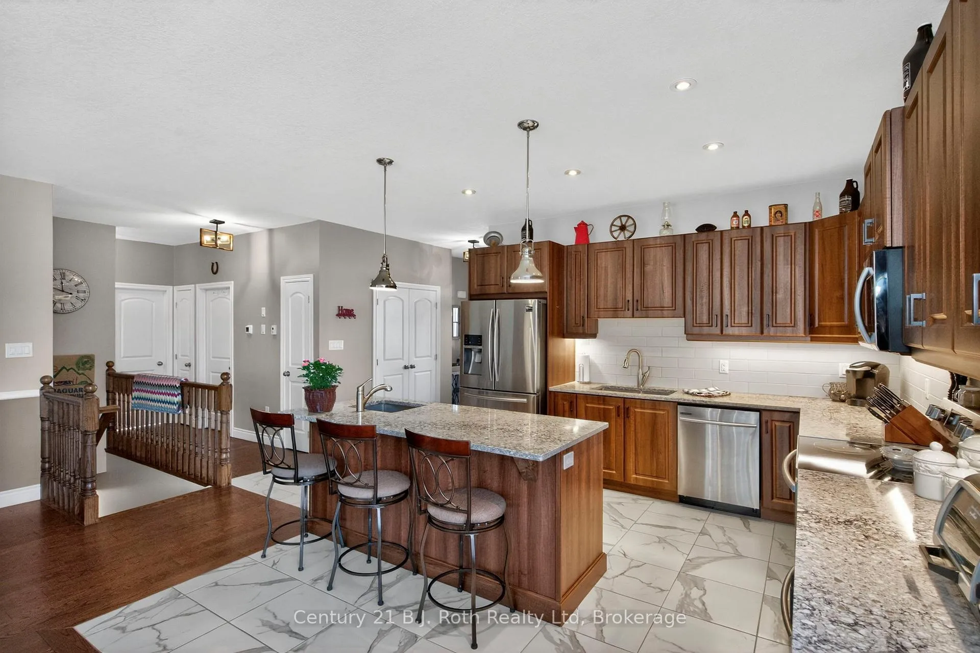 Photo 14 of 9 Charlie Rawson Boulevard, Barrie, 400 East — HOMEH
