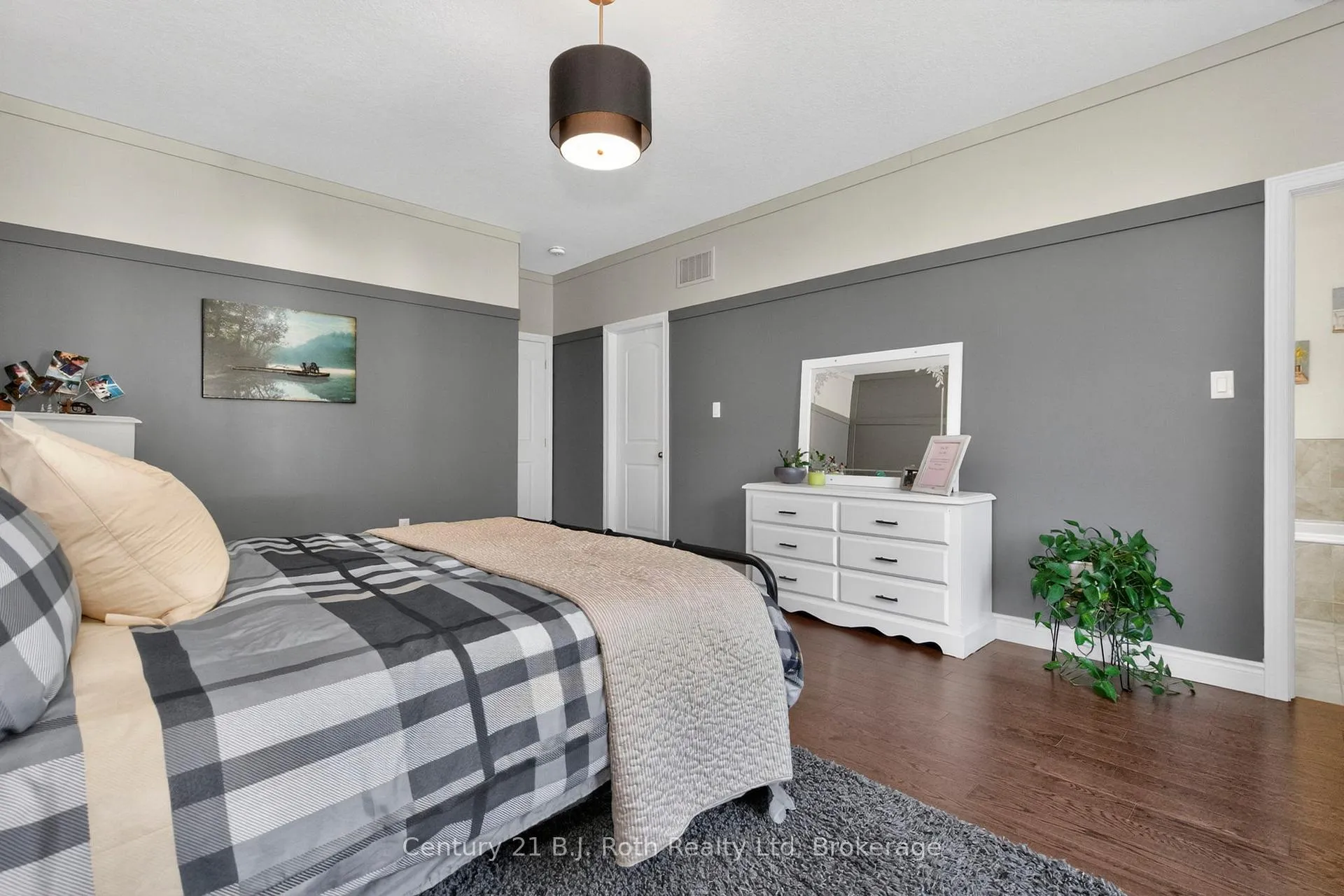 Photo 22 of 9 Charlie Rawson Boulevard, Barrie, 400 East — HOMEH