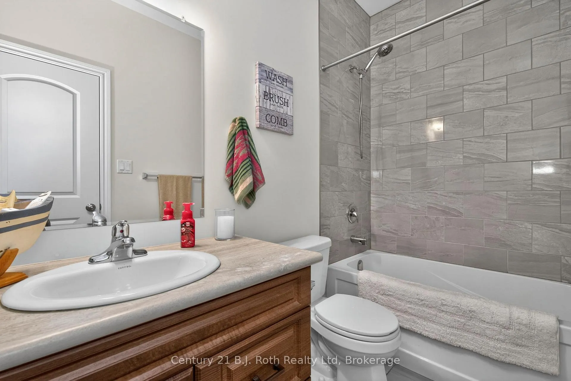 Photo 27 of 9 Charlie Rawson Boulevard, Barrie, 400 East — HOMEH