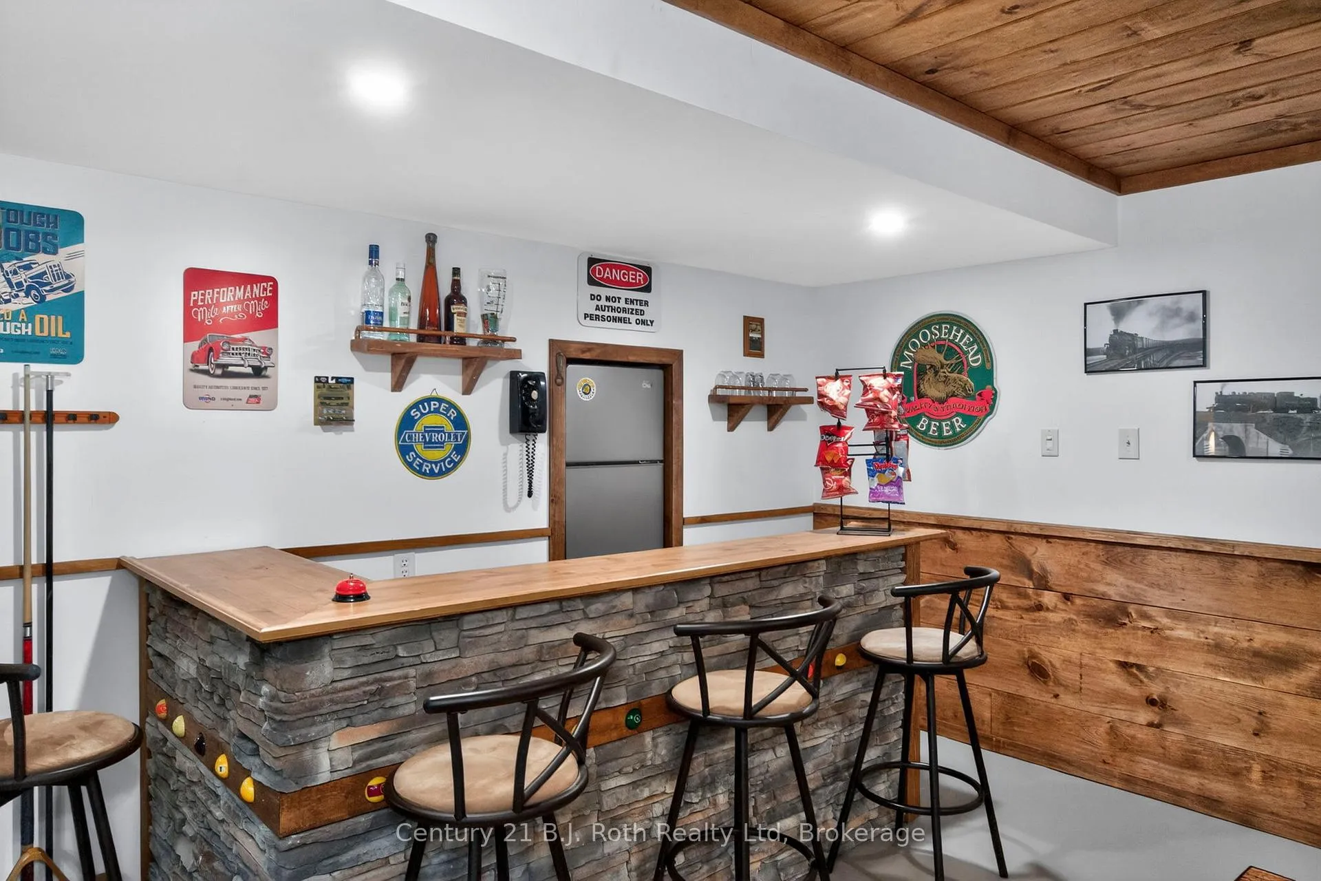 Photo 32 of 9 Charlie Rawson Boulevard, Barrie, 400 East — HOMEH