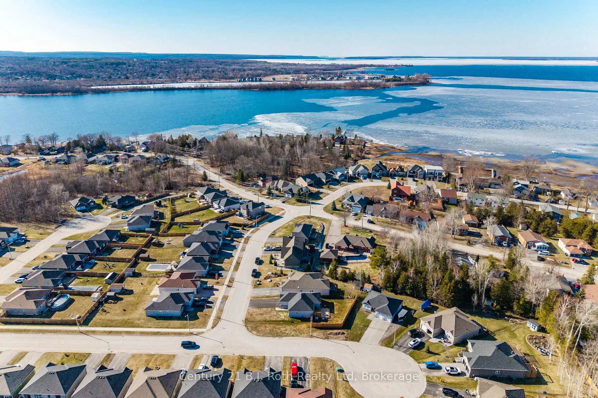 Photo 48 of 9 Charlie Rawson Boulevard, Barrie, 400 East — HOMEH