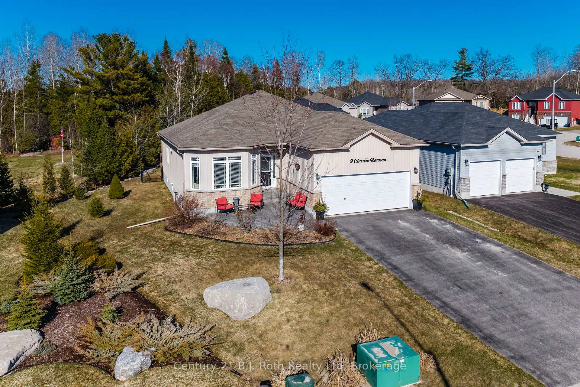 Photo 50 of 9 Charlie Rawson Boulevard, Barrie, 400 East — HOMEH