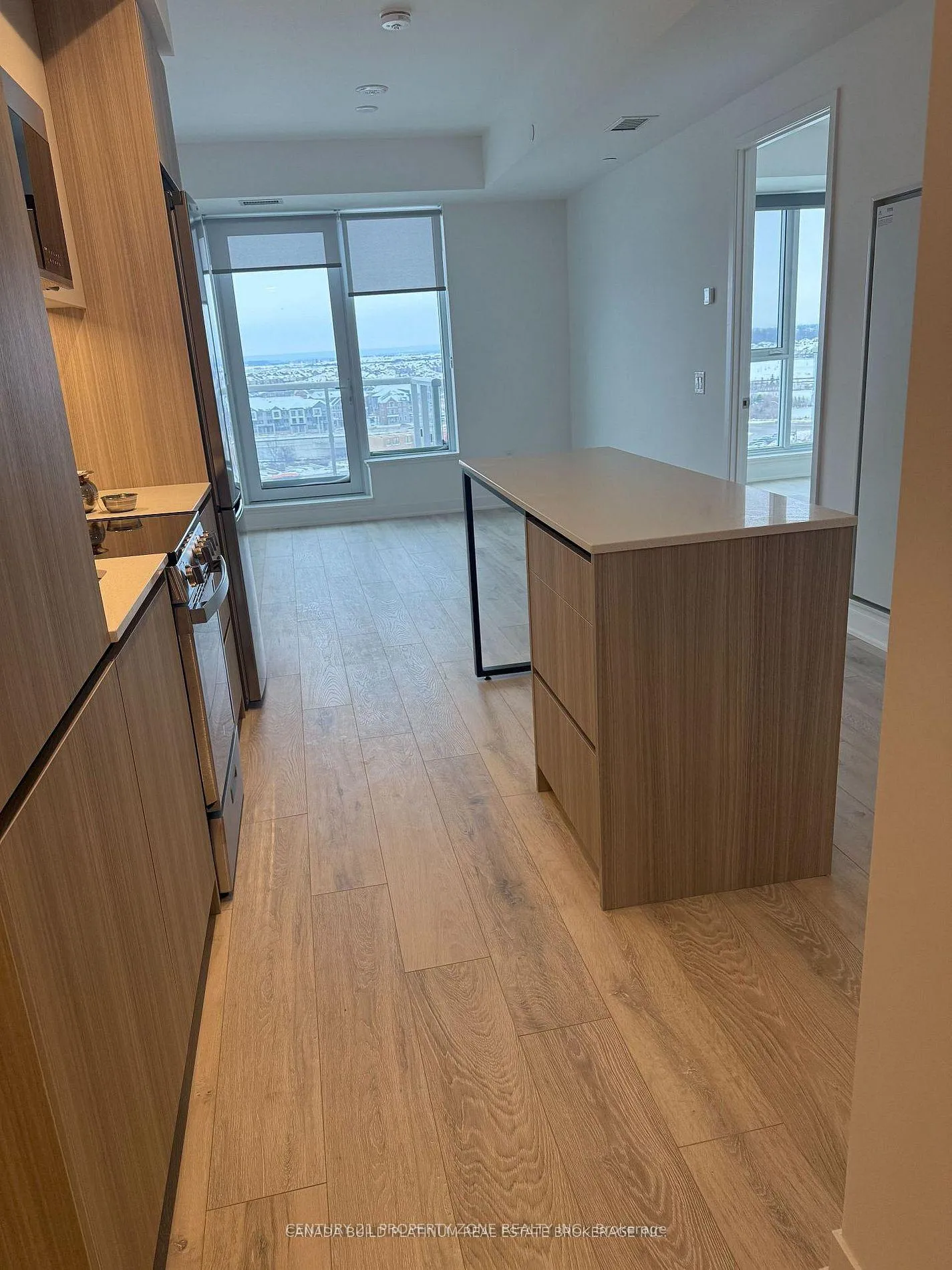 Photo 4 of Unit 901, 10 All Nations Drive, Brampton, Northwest Brampton — HOMEH