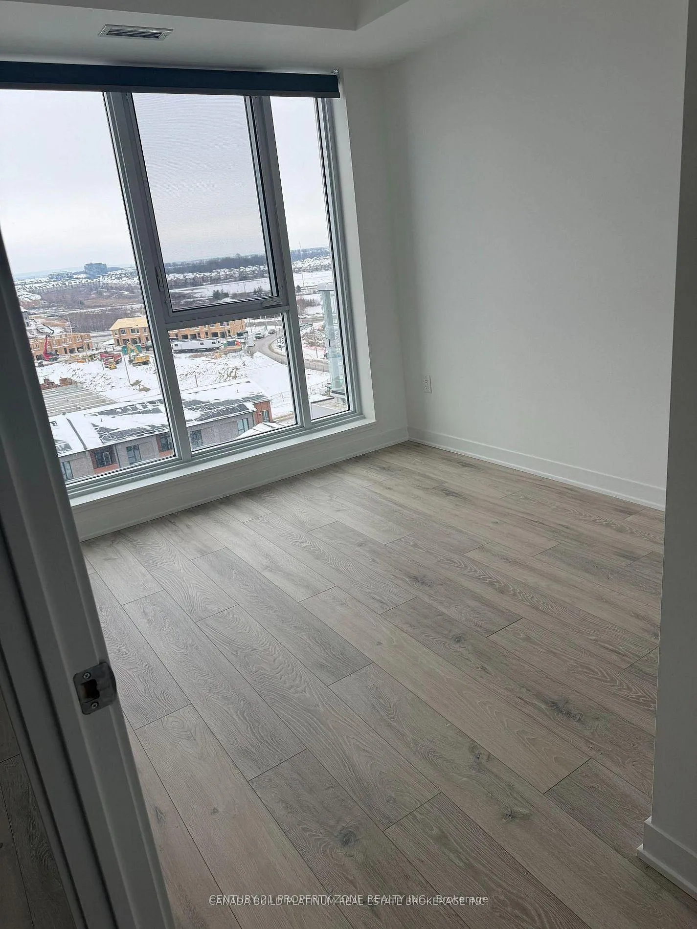 Photo 6 of Unit 901, 10 All Nations Drive, Brampton, Northwest Brampton — HOMEH