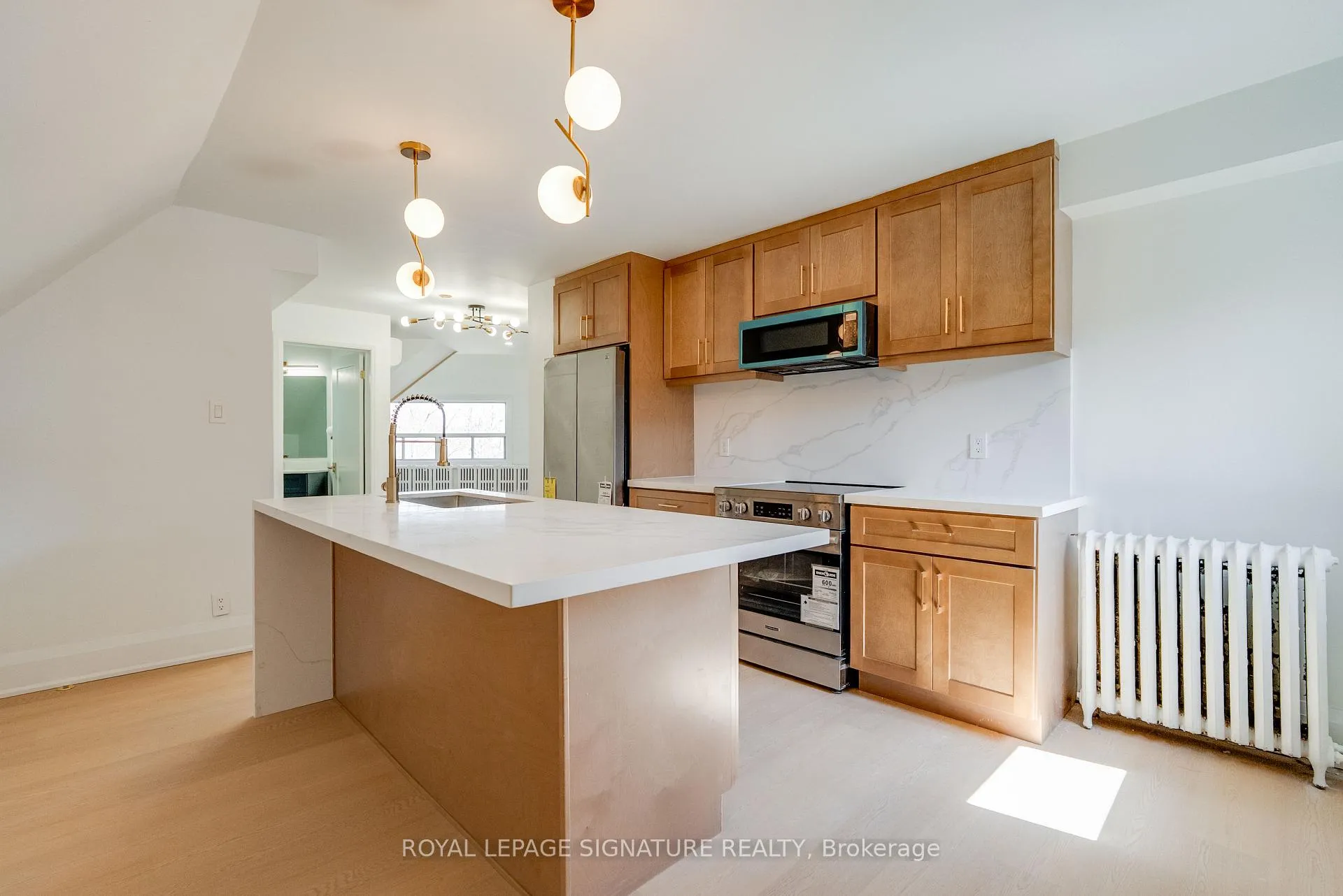 Photo 5 of Unit 3, 1 Bellwoods Park, Toronto, Trinity-Bellwoods — HOMEH