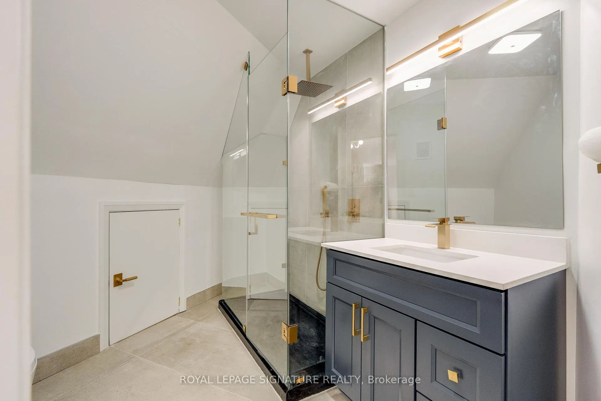 Photo 7 of Unit 3, 1 Bellwoods Park, Toronto, Trinity-Bellwoods — HOMEH