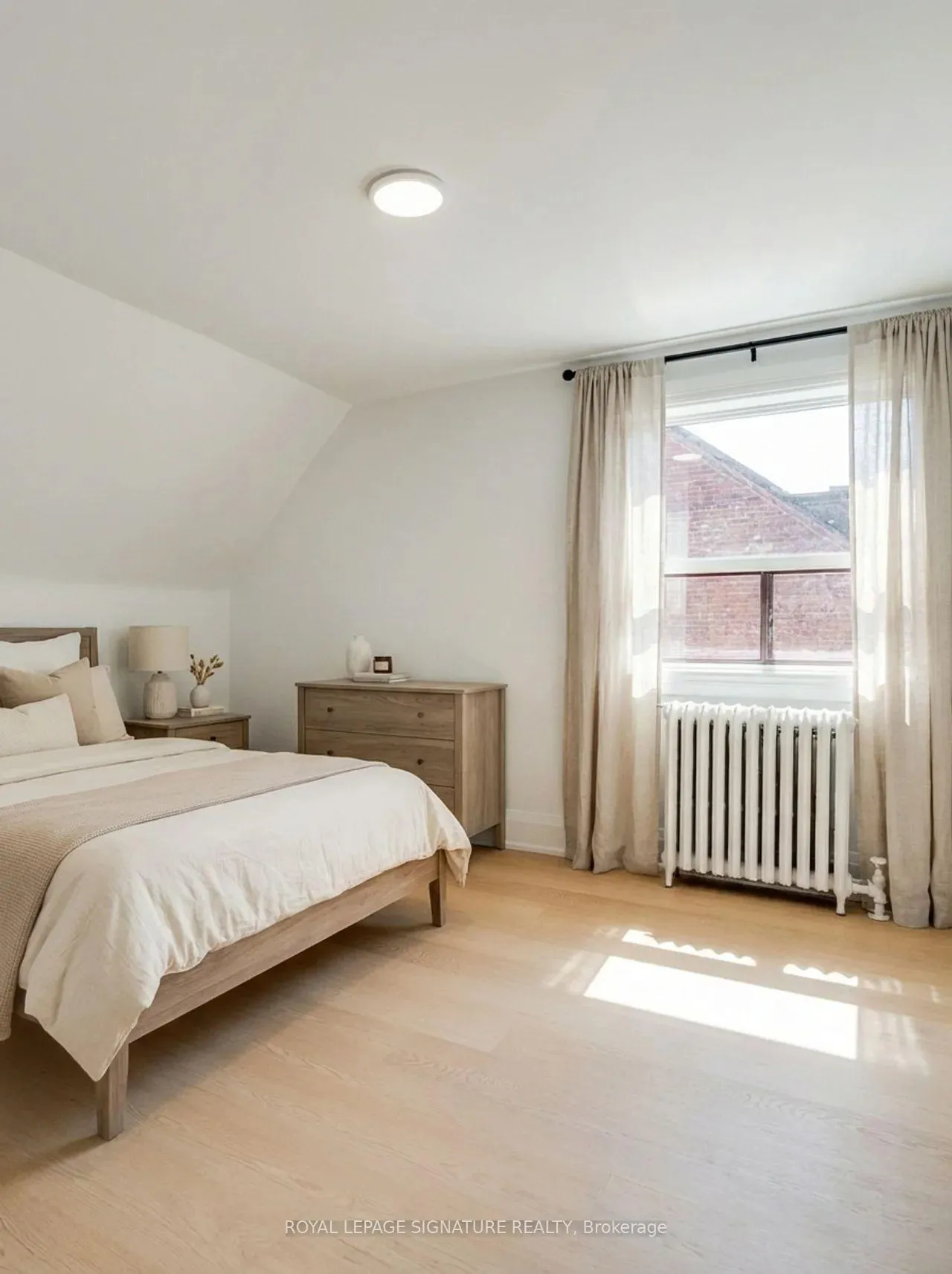 Photo 10 of Unit 3, 1 Bellwoods Park, Toronto, Trinity-Bellwoods — HOMEH