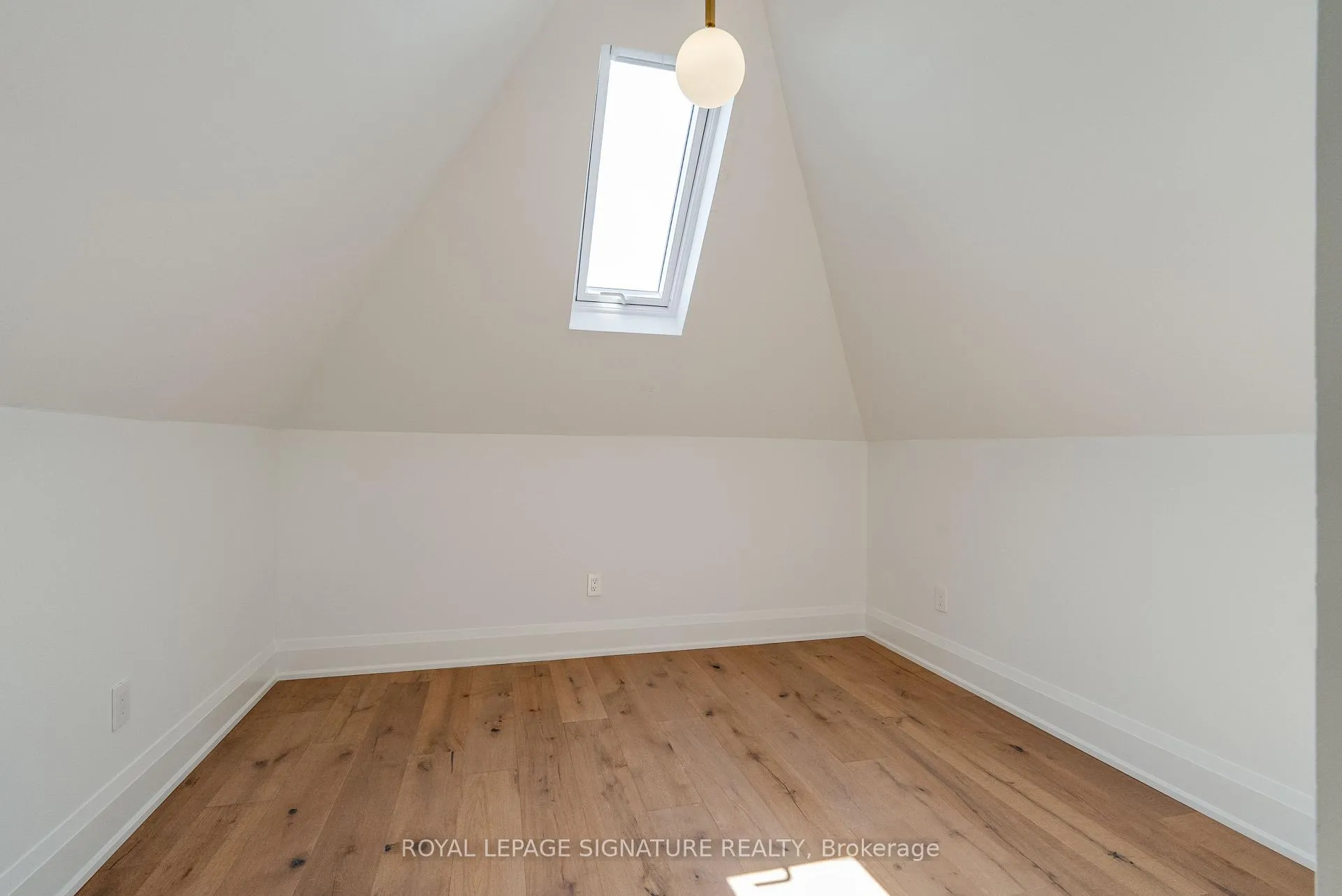 Photo 14 of Unit 3, 1 Bellwoods Park, Toronto, Trinity-Bellwoods — HOMEH