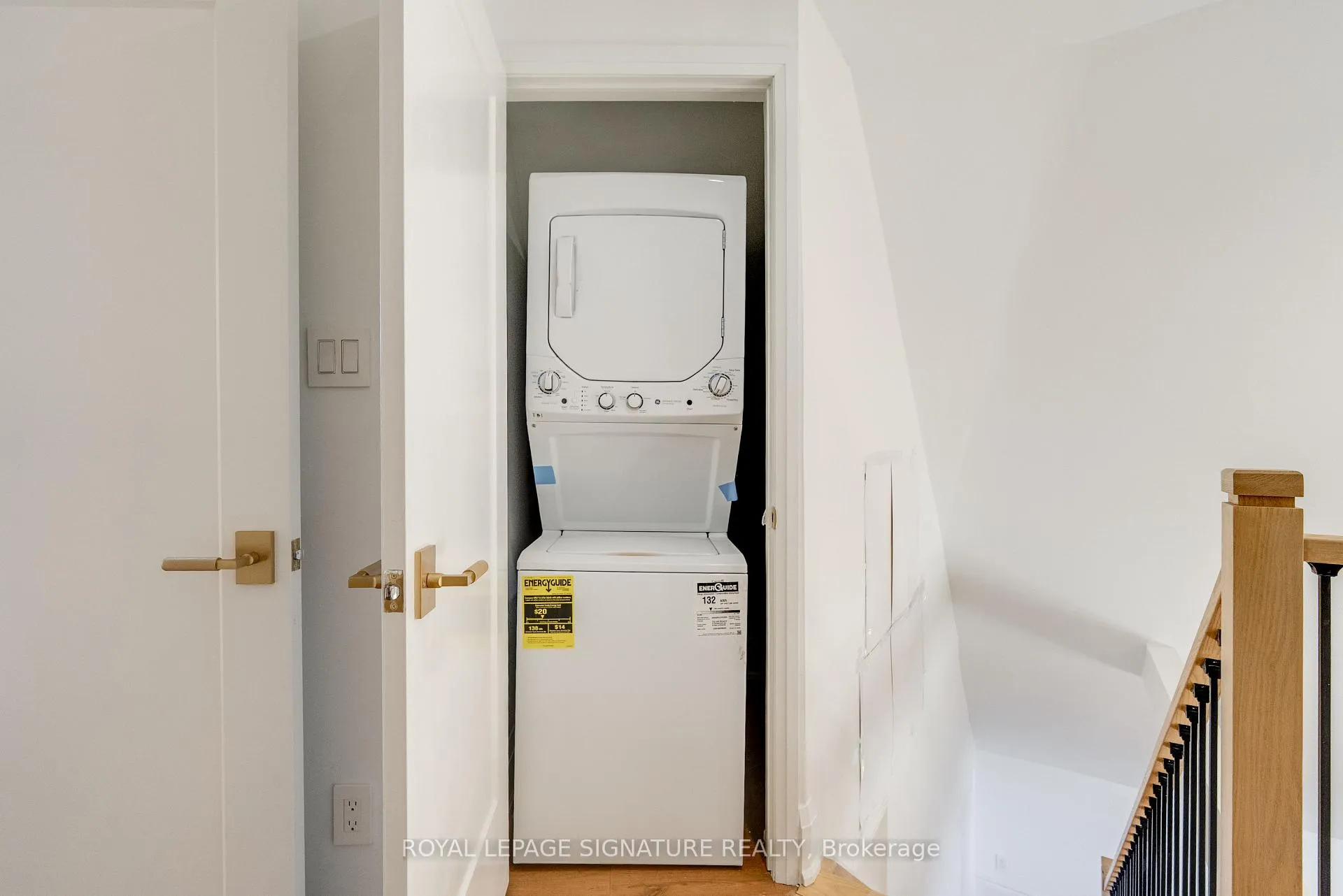 Photo 18 of Unit 3, 1 Bellwoods Park, Toronto, Trinity-Bellwoods — HOMEH