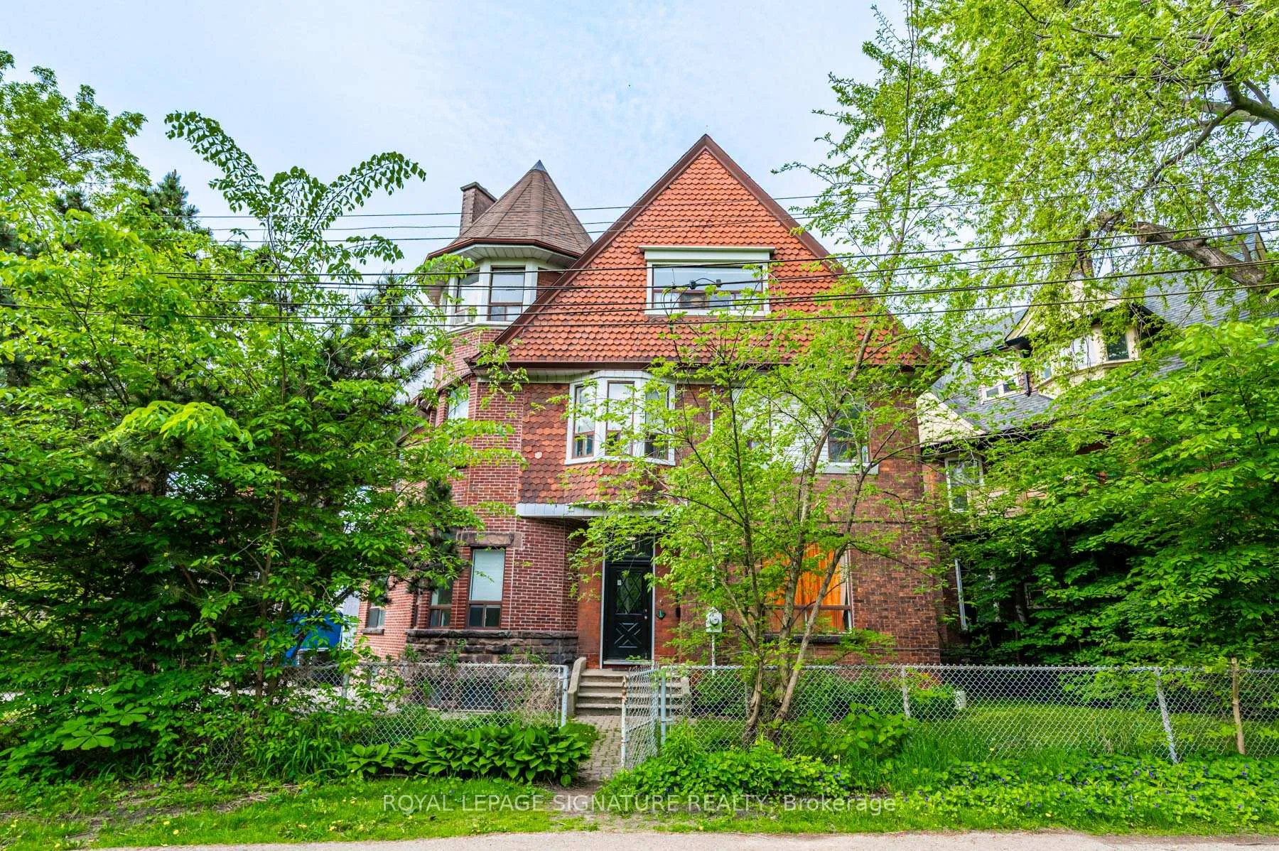 Photo 20 of Unit 3, 1 Bellwoods Park, Toronto, Trinity-Bellwoods — HOMEH