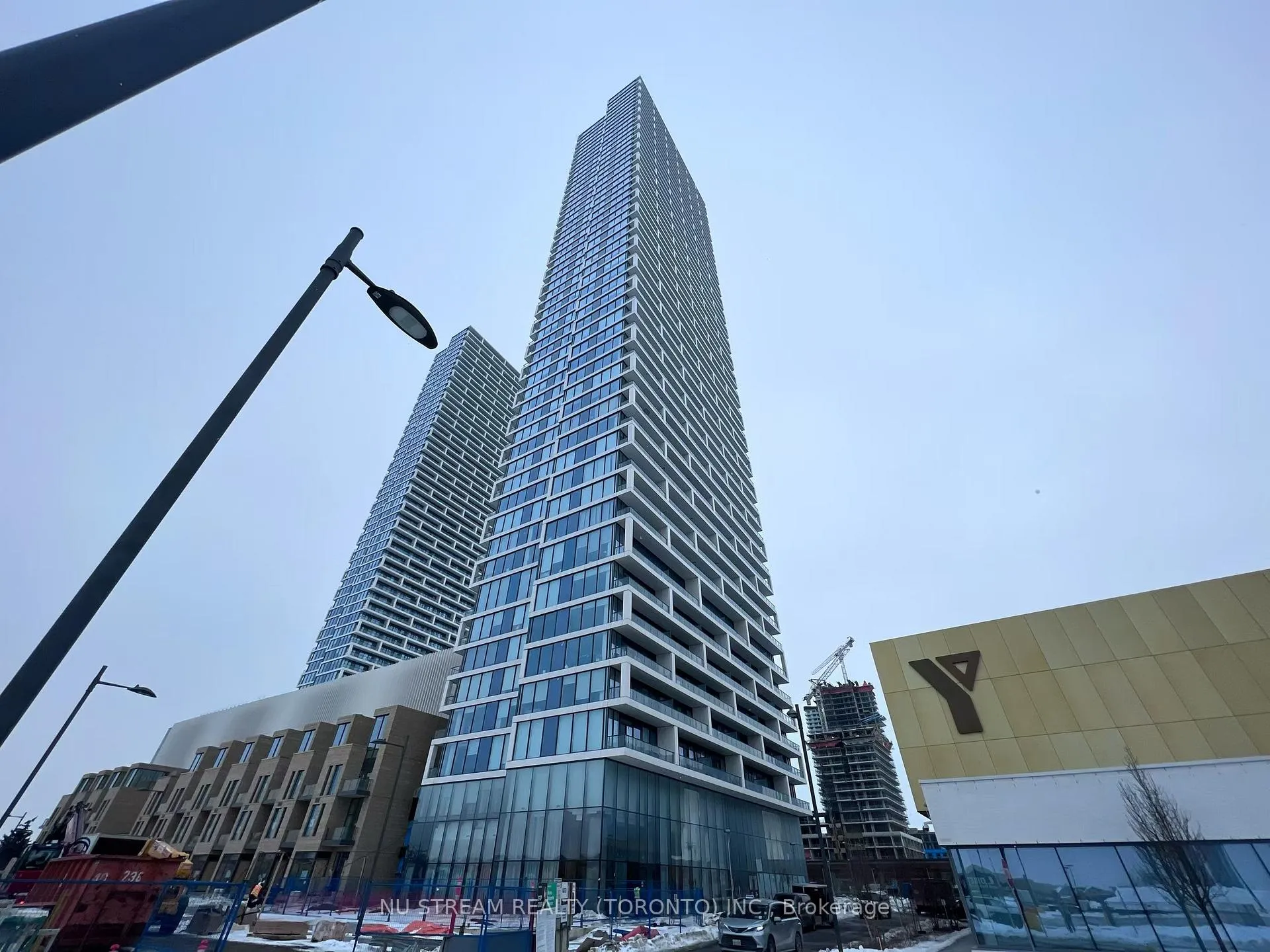 Front of Unit 2109, 5 Buttermill Avenue