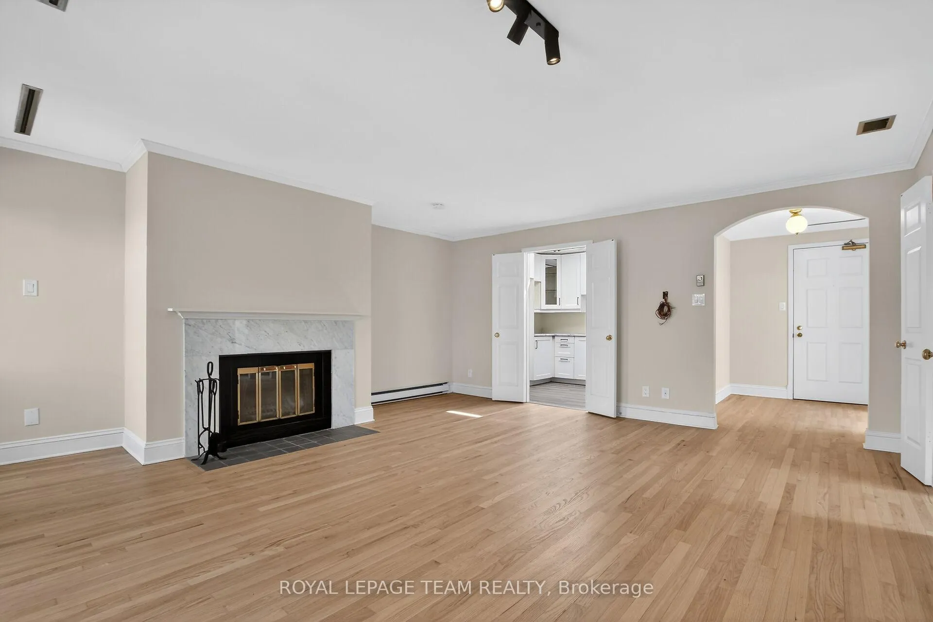 Photo 8 of Unit 9, 160 Bruyere Street, Ottawa, Lower Town/Byward Market — HOMEH