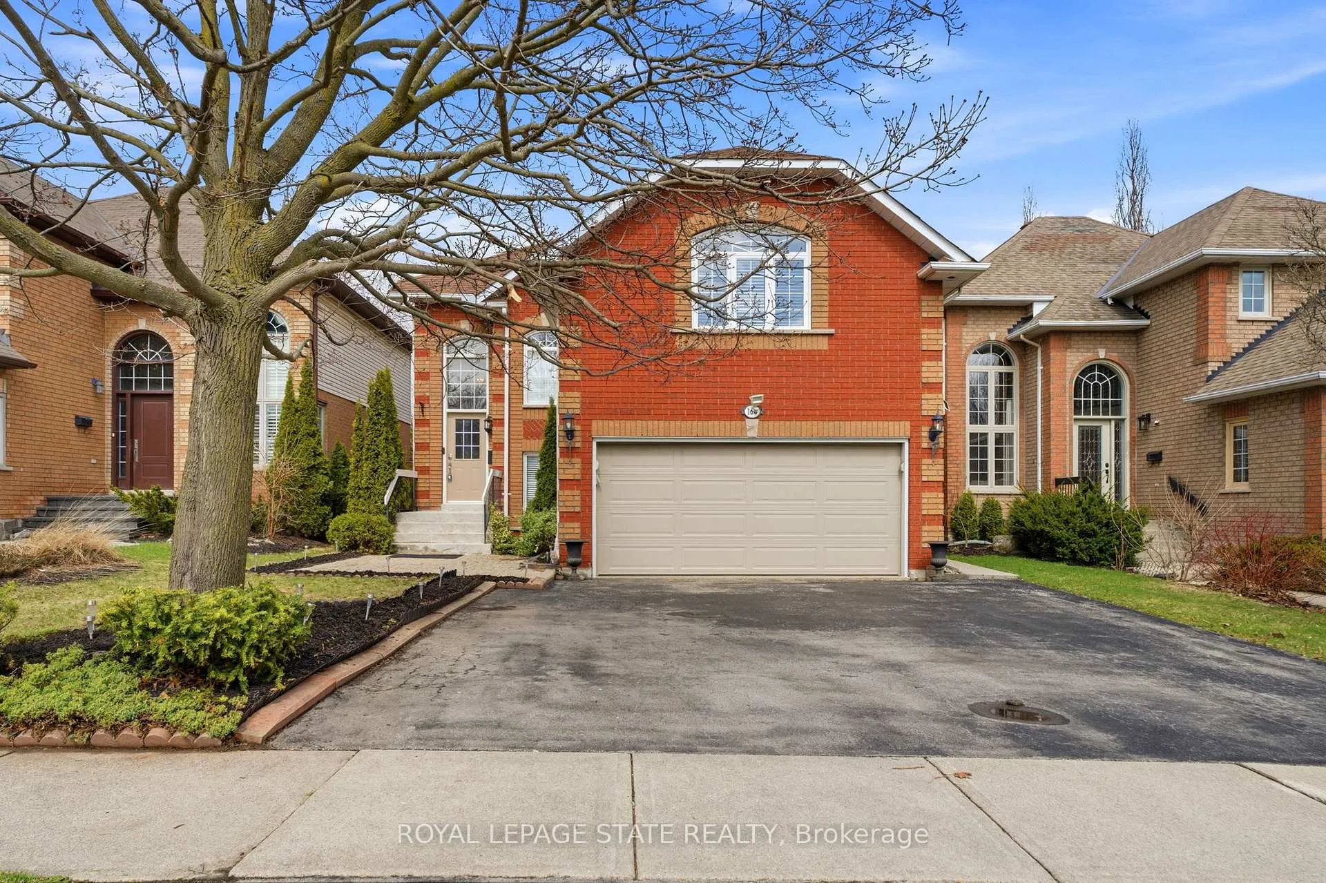 Photo 1 of 166 Boulding Avenue, Hamilton, Waterdown — HOMEH