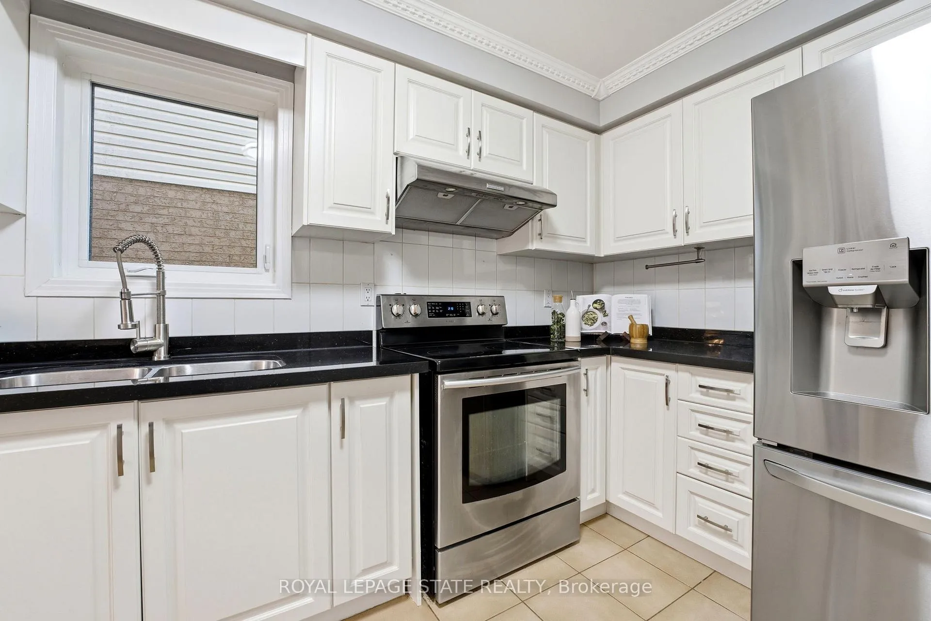 Photo 9 of 166 Boulding Avenue, Hamilton, Waterdown — HOMEH