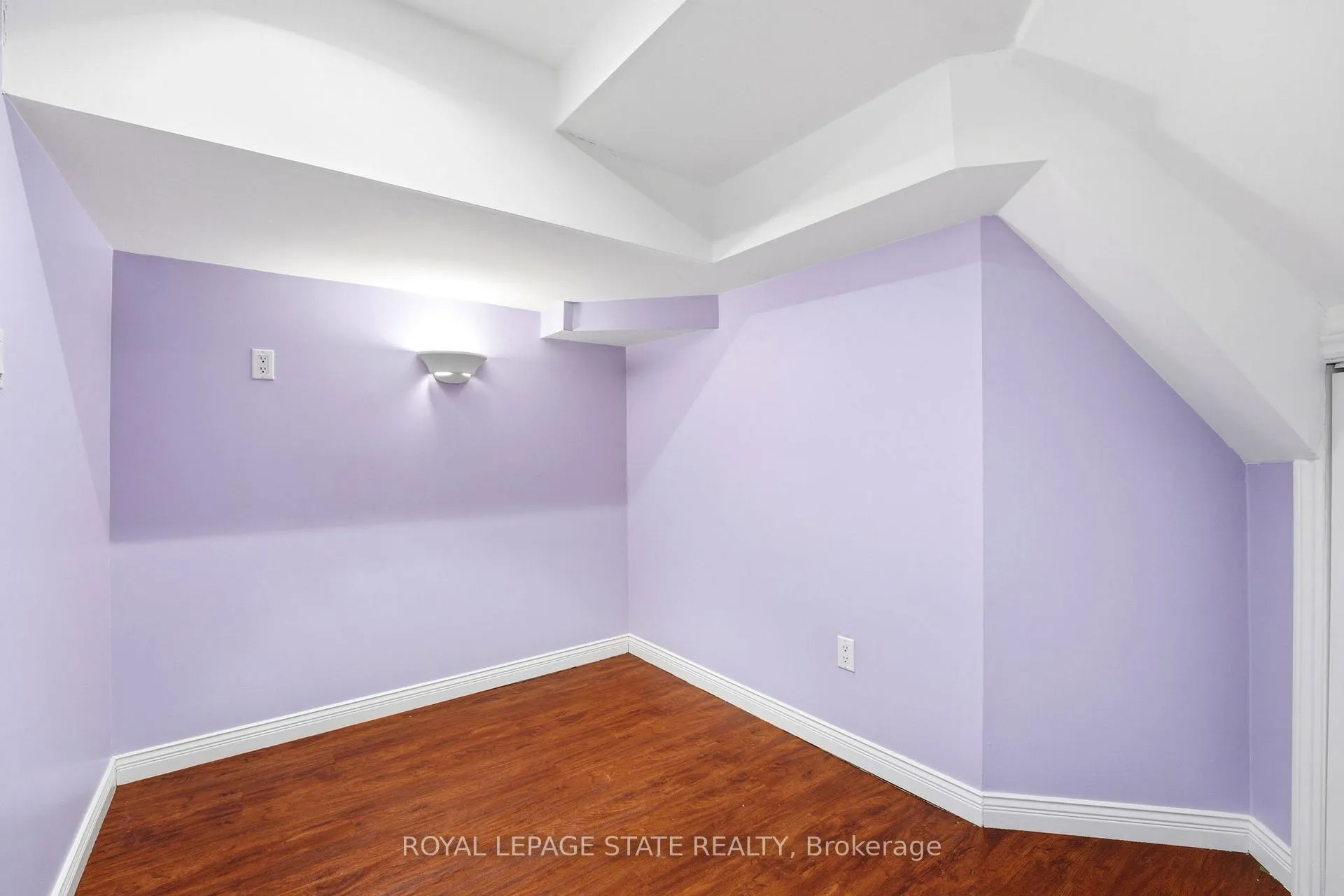 Photo 35 of 166 Boulding Avenue, Hamilton, Waterdown — HOMEH
