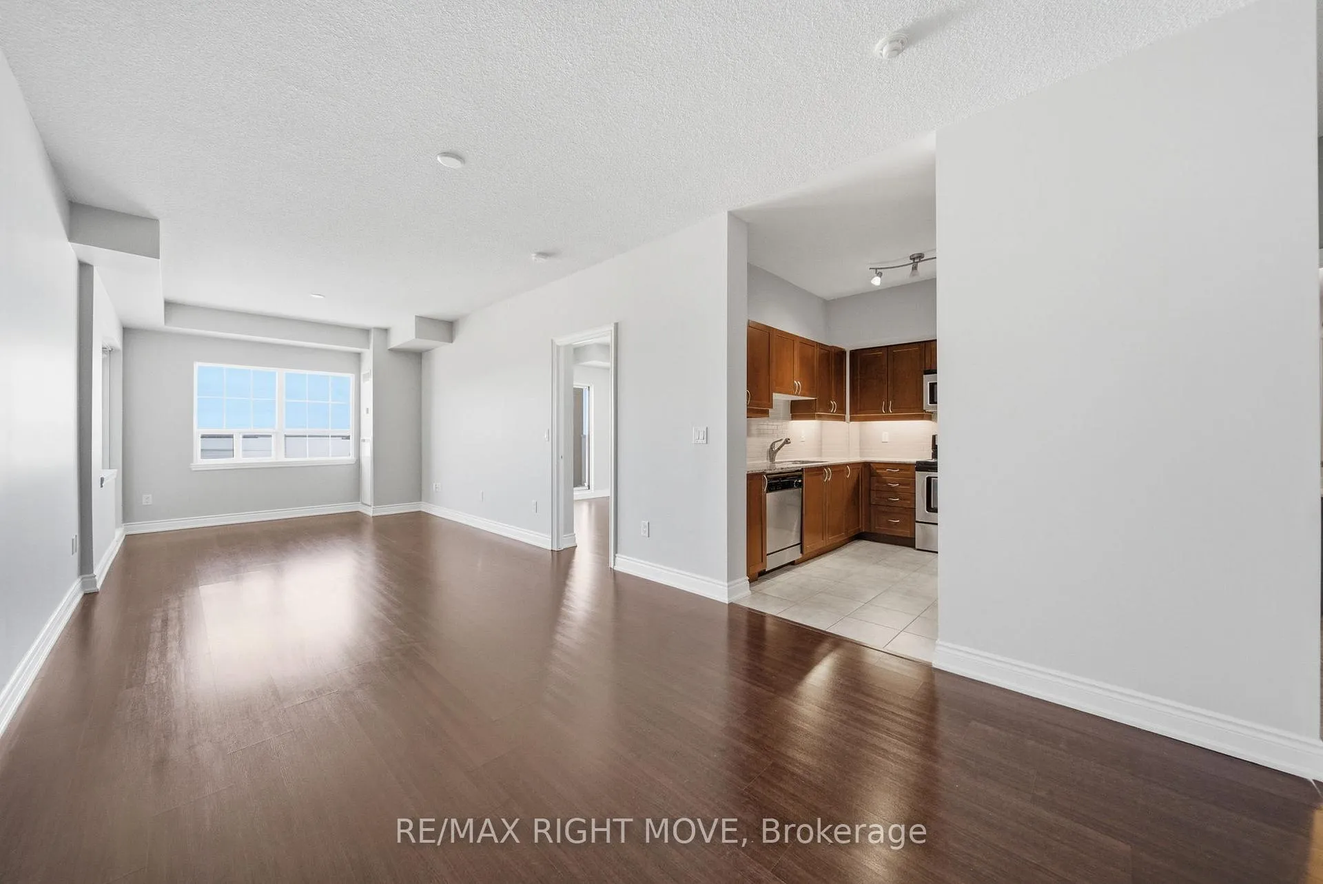 Photo 9 of Unit 507, 354 Atherley Road, Orillia — HOMEH