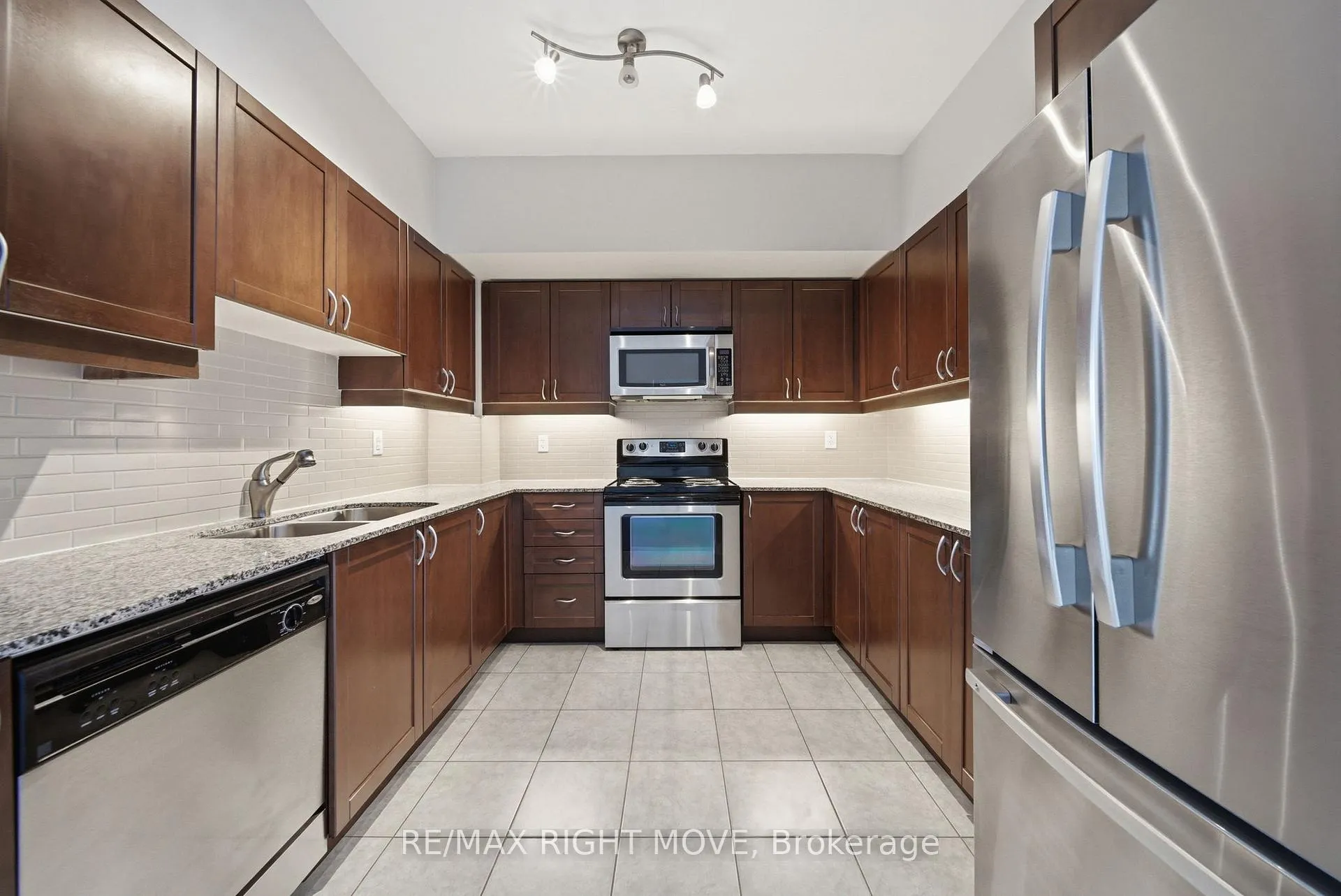 Photo 11 of Unit 507, 354 Atherley Road, Orillia — HOMEH